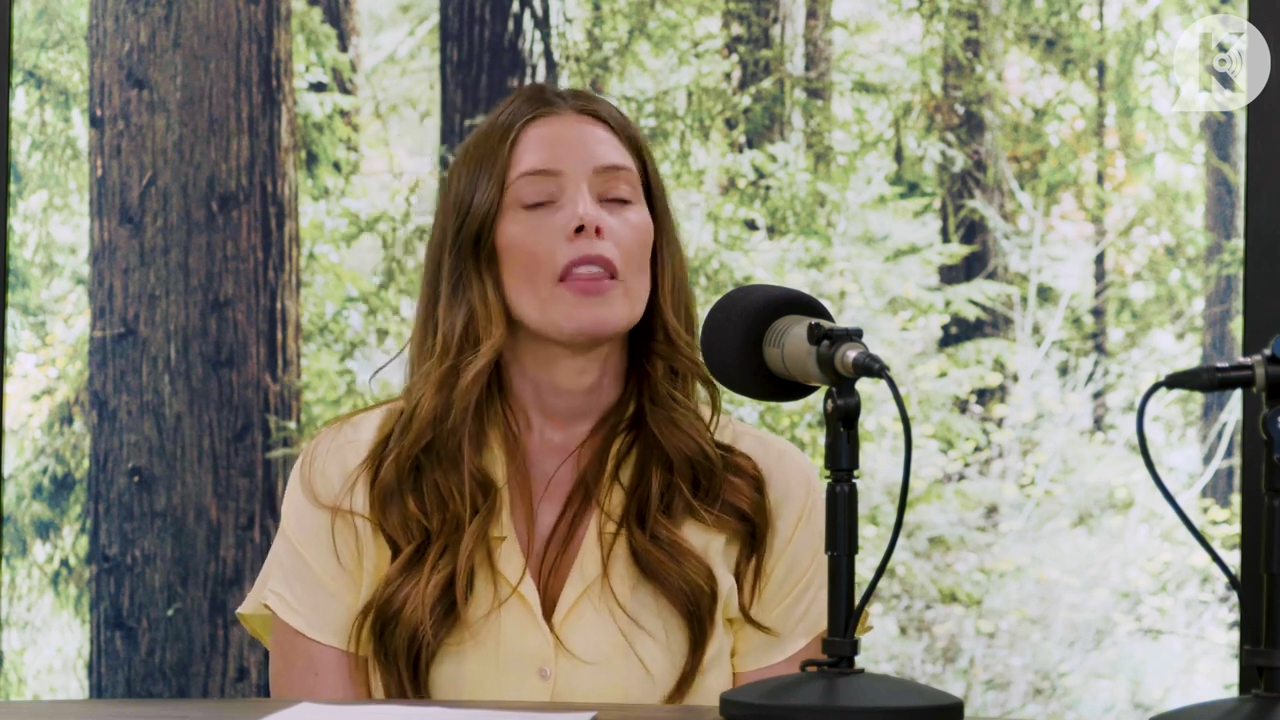 Ashley-Greene-dot-nl_TheTwilightEffect-BreakingDawnPart1RewatchPart1of3-2645.jpg