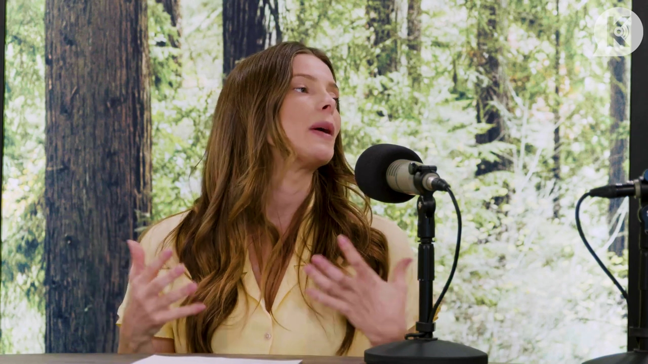 Ashley-Greene-dot-nl_TheTwilightEffect-BreakingDawnPart1RewatchPart1of3-2655.jpg