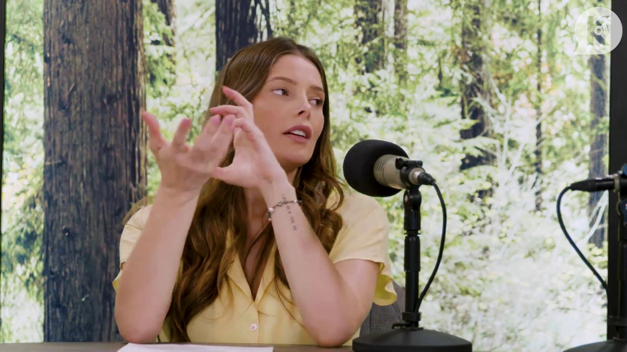 Ashley-Greene-dot-nl_TheTwilightEffect-BreakingDawnPart1RewatchPart1of3-2715.jpg