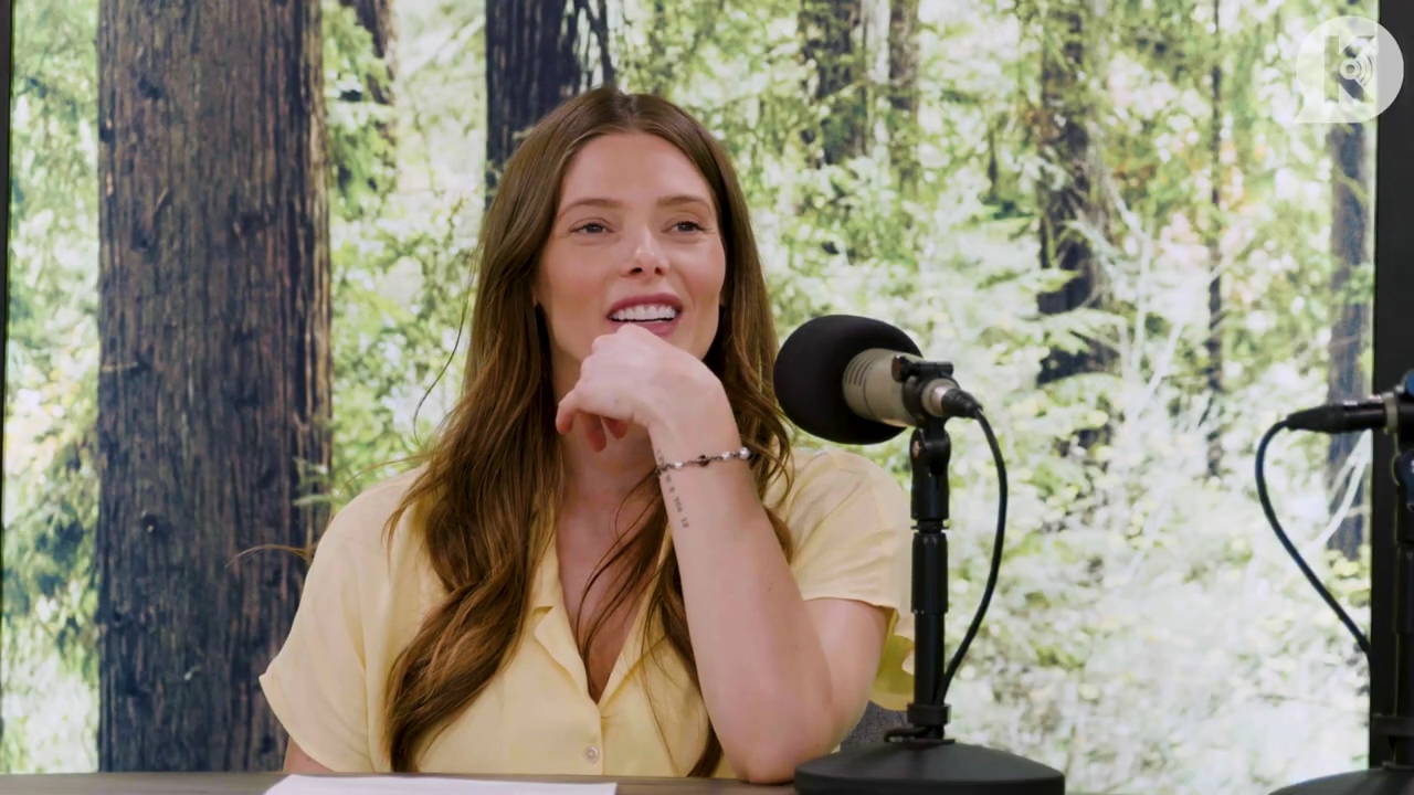Ashley-Greene-dot-nl_TheTwilightEffect-BreakingDawnPart1RewatchPart1of3-2787.jpg