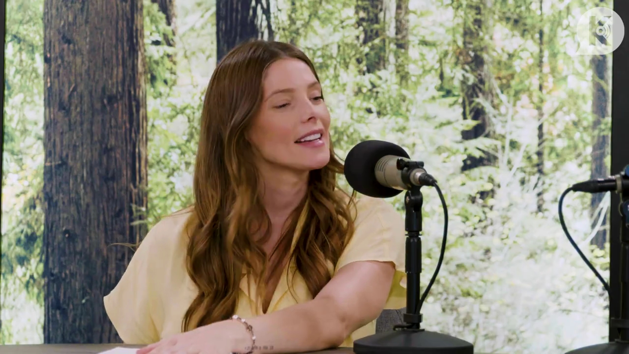 Ashley-Greene-dot-nl_TheTwilightEffect-BreakingDawnPart1RewatchPart1of3-2820.jpg