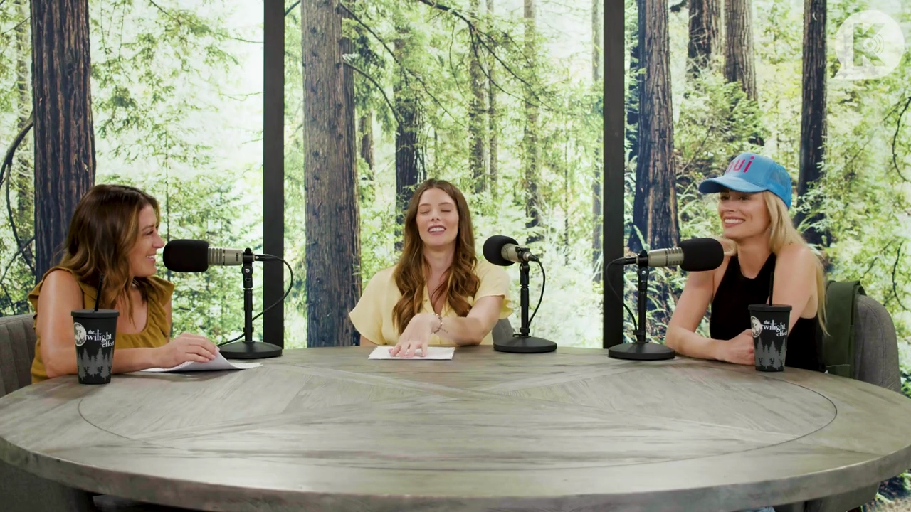 Ashley-Greene-dot-nl_TheTwilightEffect-BreakingDawnPart1RewatchPart1of3-2824.jpg