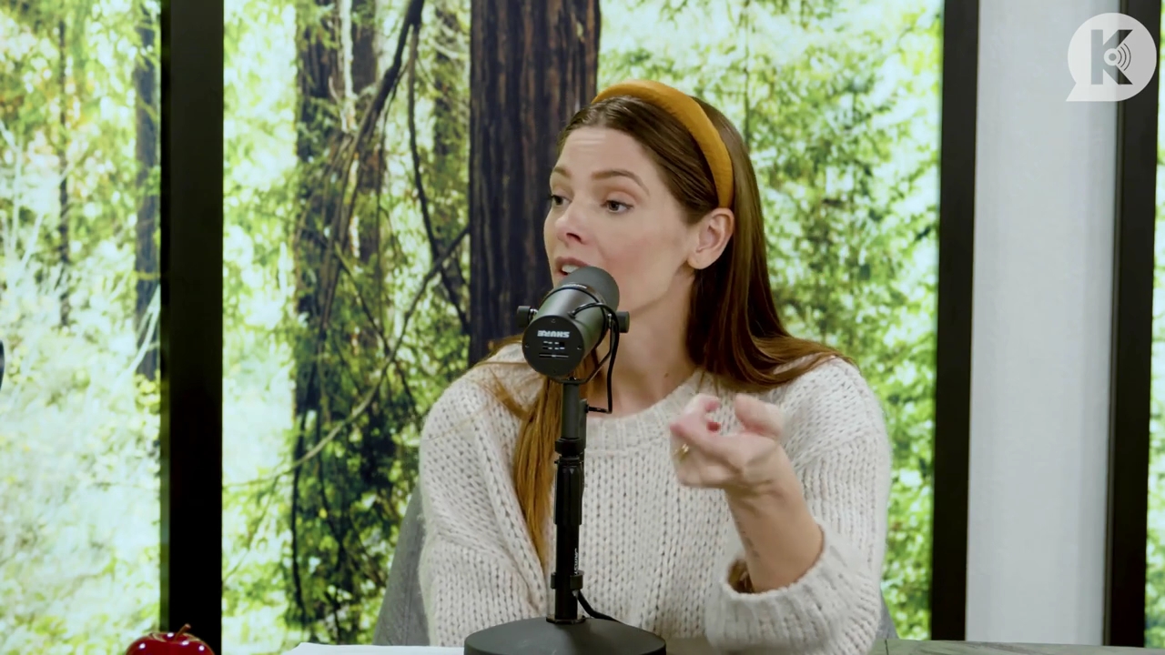 Ashley-Greene-dot-nl_TheTwilightEffect-TwiliightRewatchtPart2of3-1544.jpg
