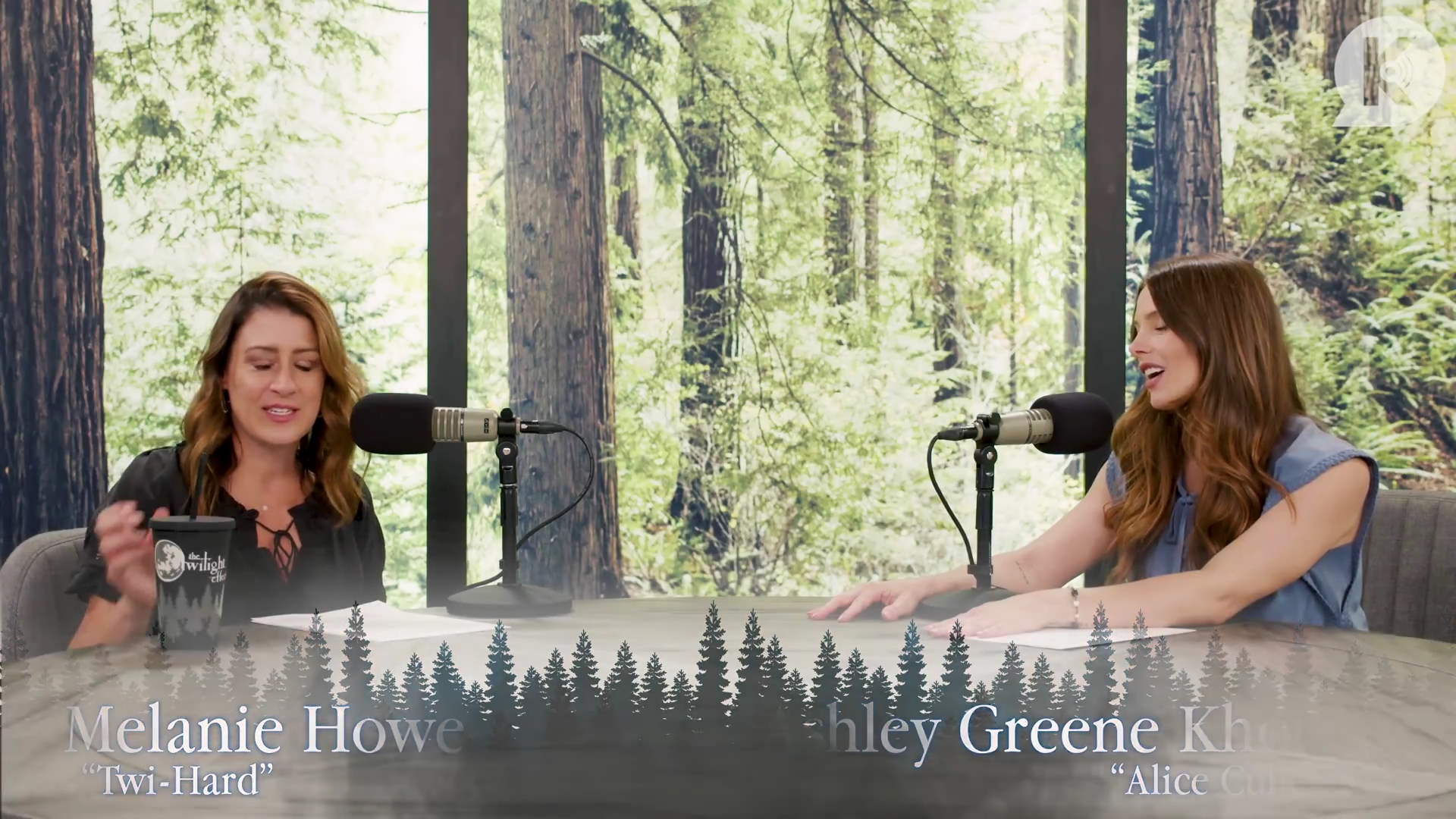 Ashley-Greene-dot-nl_TheTwilightEffect-BreakingDawnPart1RewatchPart2of3-0063.jpg