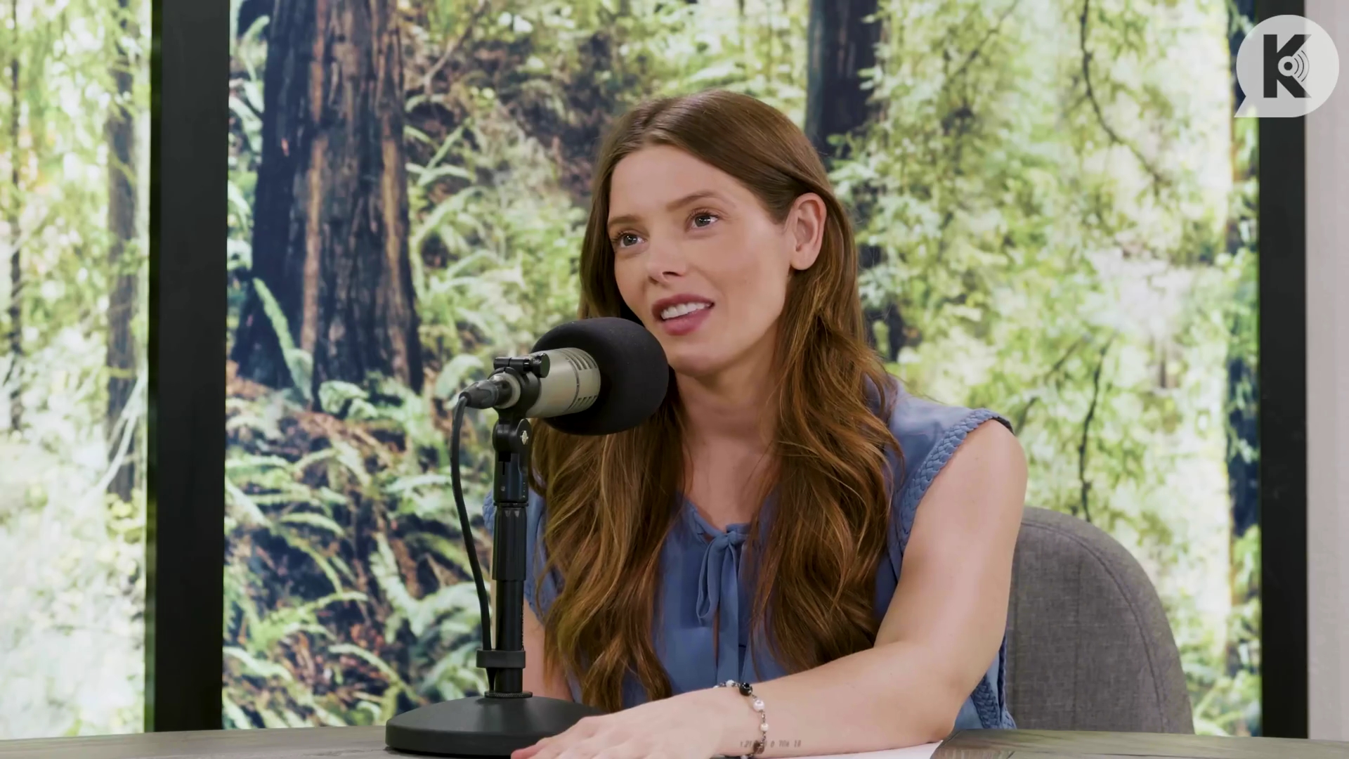 Ashley-Greene-dot-nl_TheTwilightEffect-BreakingDawnPart1RewatchPart2of3-0136.jpg