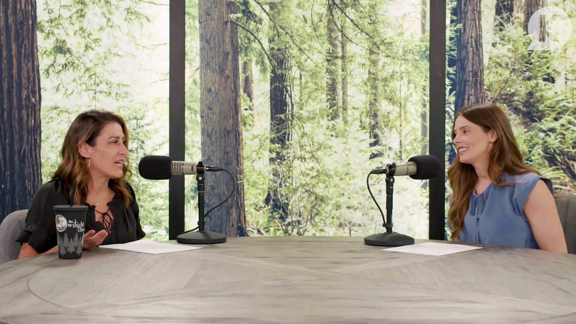 Ashley-Greene-dot-nl_TheTwilightEffect-BreakingDawnPart1RewatchPart2of3-0245.jpg Ashley-Greene-dot-nl_TheTwilightEffect-BreakingDawnPart1RewatchPart2of3-0245.jpg