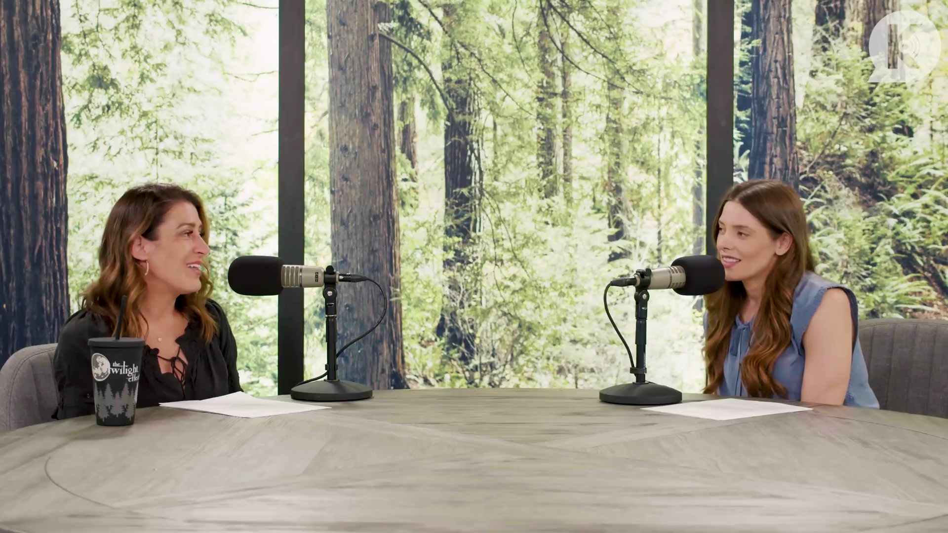 Ashley-Greene-dot-nl_TheTwilightEffect-BreakingDawnPart1RewatchPart2of3-0304.jpg Ashley-Greene-dot-nl_TheTwilightEffect-BreakingDawnPart1RewatchPart2of3-0304.jpg