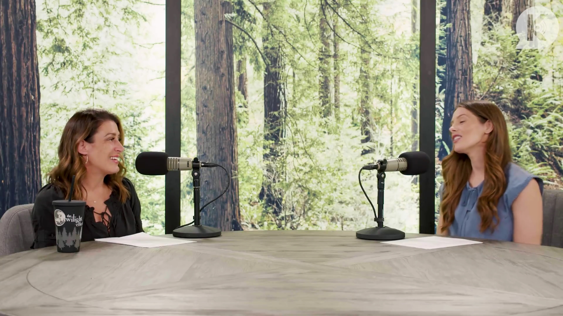 Ashley-Greene-dot-nl_TheTwilightEffect-BreakingDawnPart1RewatchPart2of3-0305.jpg Ashley-Greene-dot-nl_TheTwilightEffect-BreakingDawnPart1RewatchPart2of3-0305.jpg