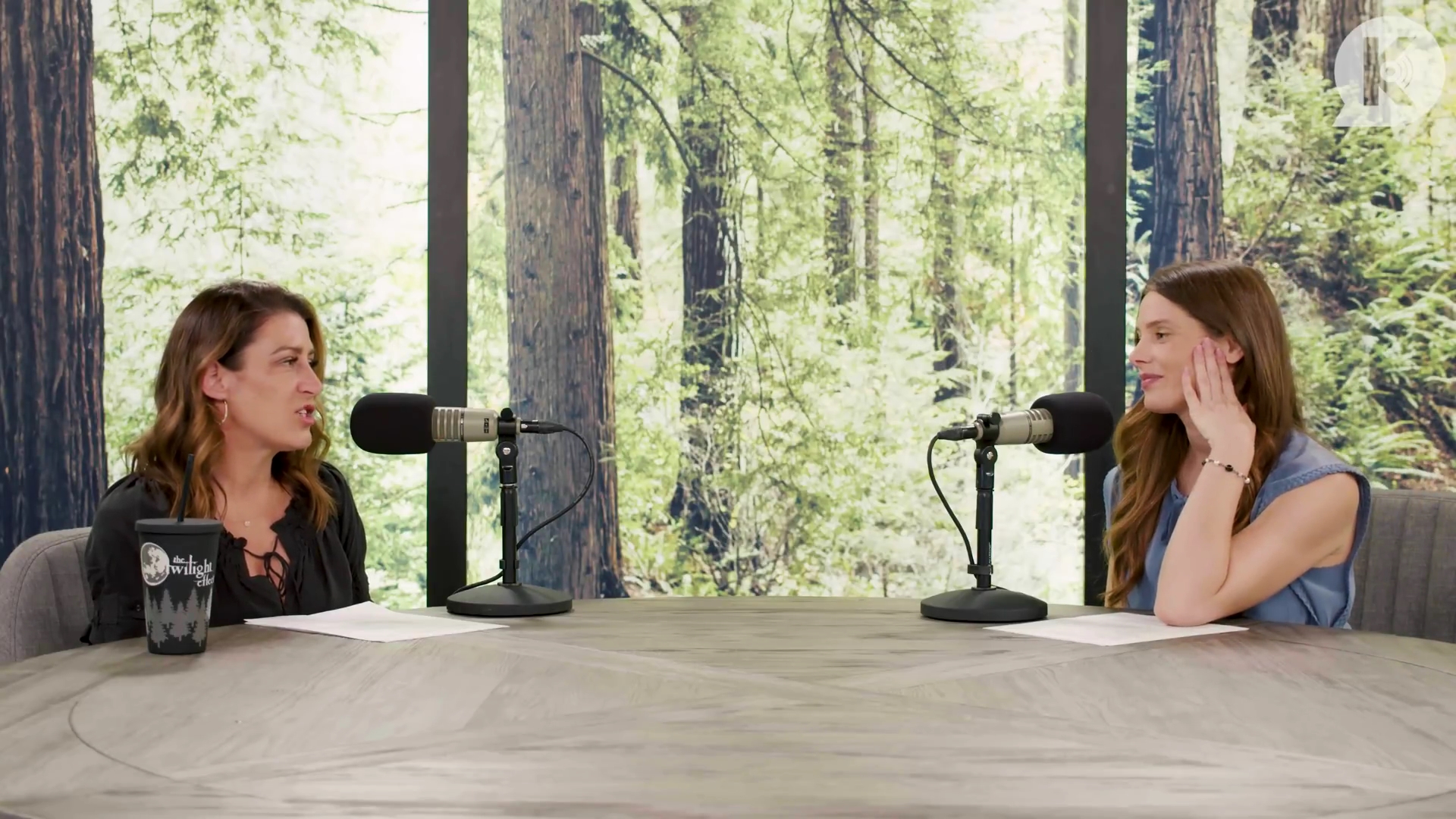 Ashley-Greene-dot-nl_TheTwilightEffect-BreakingDawnPart1RewatchPart2of3-0307.jpg Ashley-Greene-dot-nl_TheTwilightEffect-BreakingDawnPart1RewatchPart2of3-0307.jpg