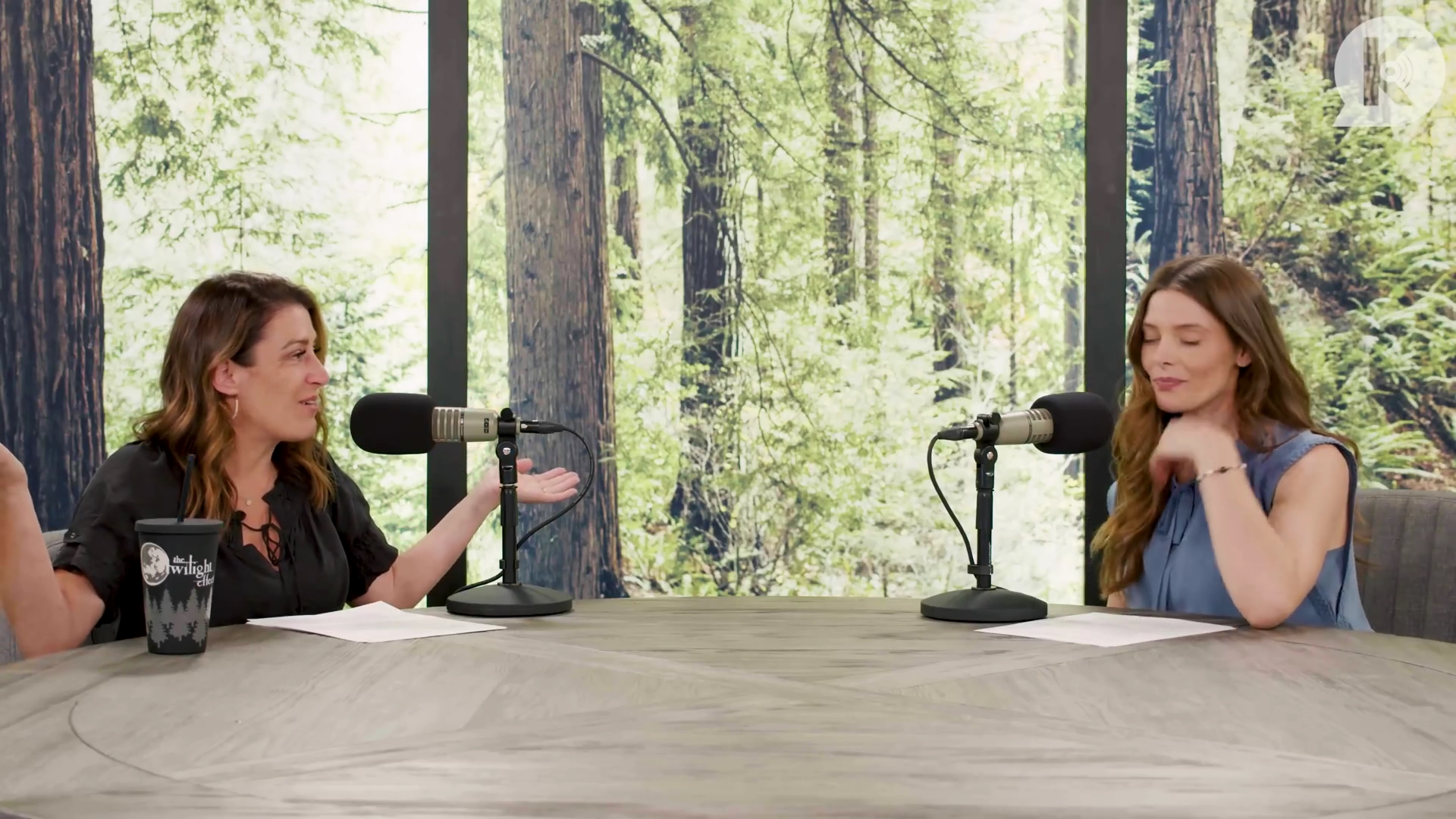 Ashley-Greene-dot-nl_TheTwilightEffect-BreakingDawnPart1RewatchPart2of3-0402.jpg Ashley-Greene-dot-nl_TheTwilightEffect-BreakingDawnPart1RewatchPart2of3-0402.jpg