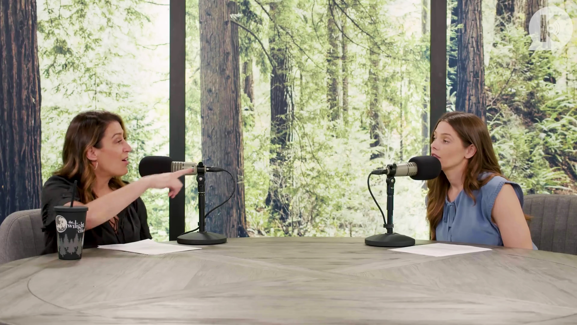 Ashley-Greene-dot-nl_TheTwilightEffect-BreakingDawnPart1RewatchPart2of3-0615.jpg Ashley-Greene-dot-nl_TheTwilightEffect-BreakingDawnPart1RewatchPart2of3-0615.jpg