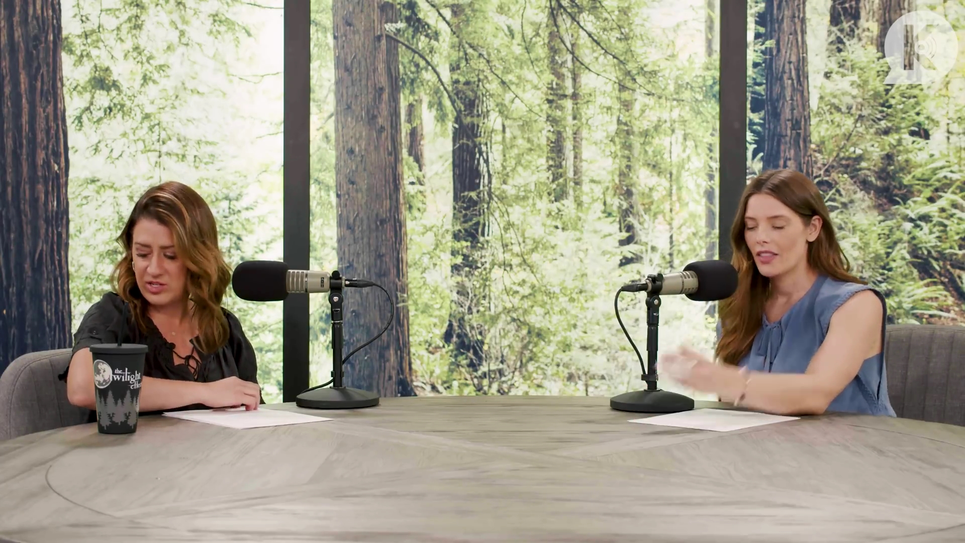 Ashley-Greene-dot-nl_TheTwilightEffect-BreakingDawnPart1RewatchPart2of3-0920.jpg Ashley-Greene-dot-nl_TheTwilightEffect-BreakingDawnPart1RewatchPart2of3-0920.jpg