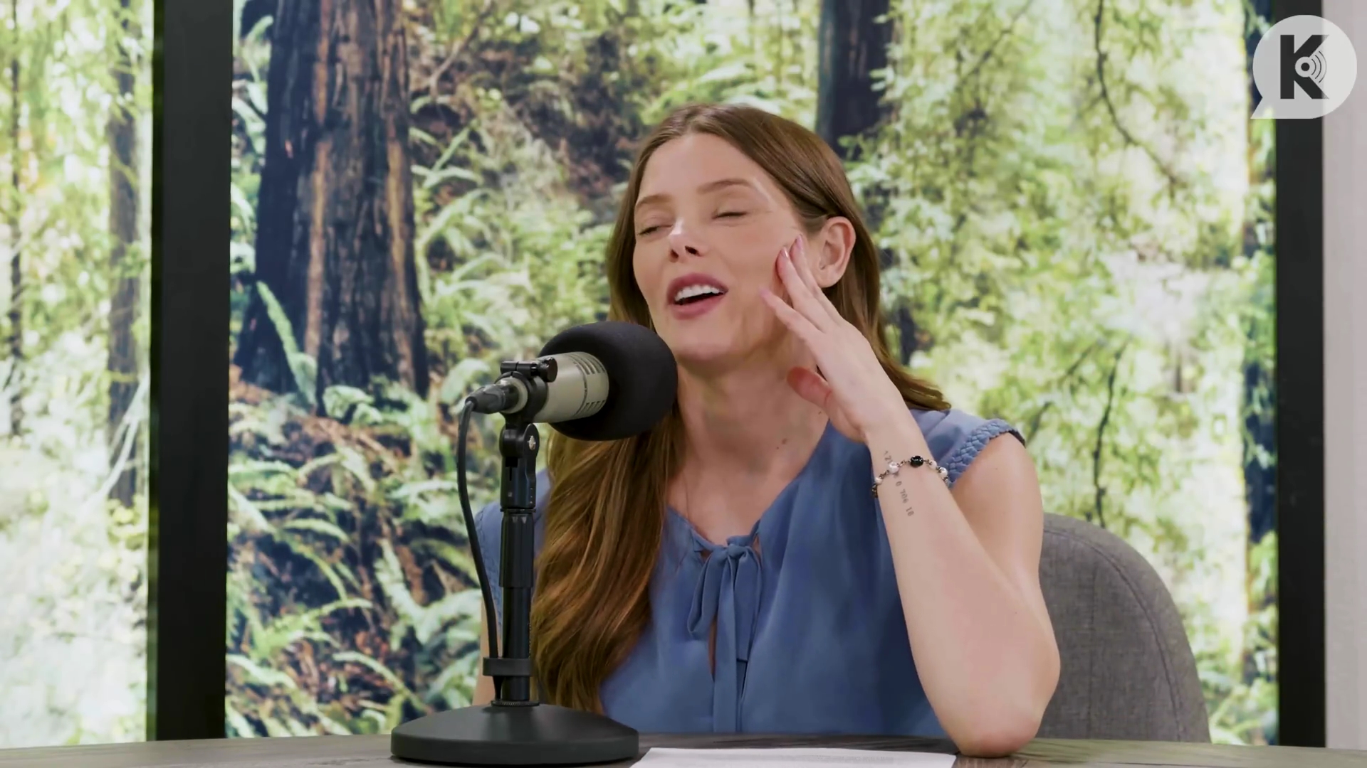 Ashley-Greene-dot-nl_TheTwilightEffect-BreakingDawnPart1RewatchPart2of3-0924.jpg Ashley-Greene-dot-nl_TheTwilightEffect-BreakingDawnPart1RewatchPart2of3-0924.jpg