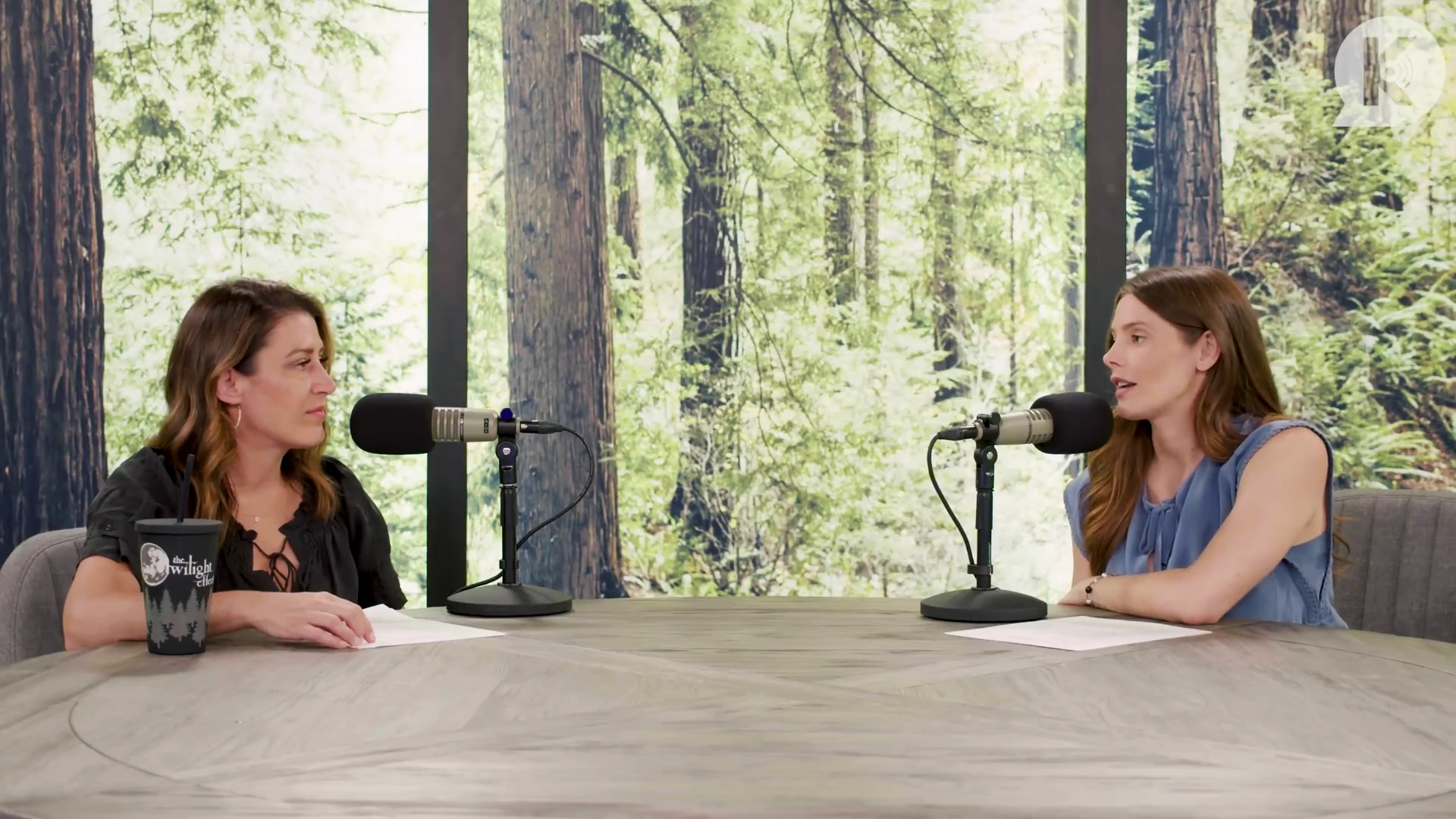 Ashley-Greene-dot-nl_TheTwilightEffect-BreakingDawnPart1RewatchPart2of3-0985.jpg Ashley-Greene-dot-nl_TheTwilightEffect-BreakingDawnPart1RewatchPart2of3-0985.jpg