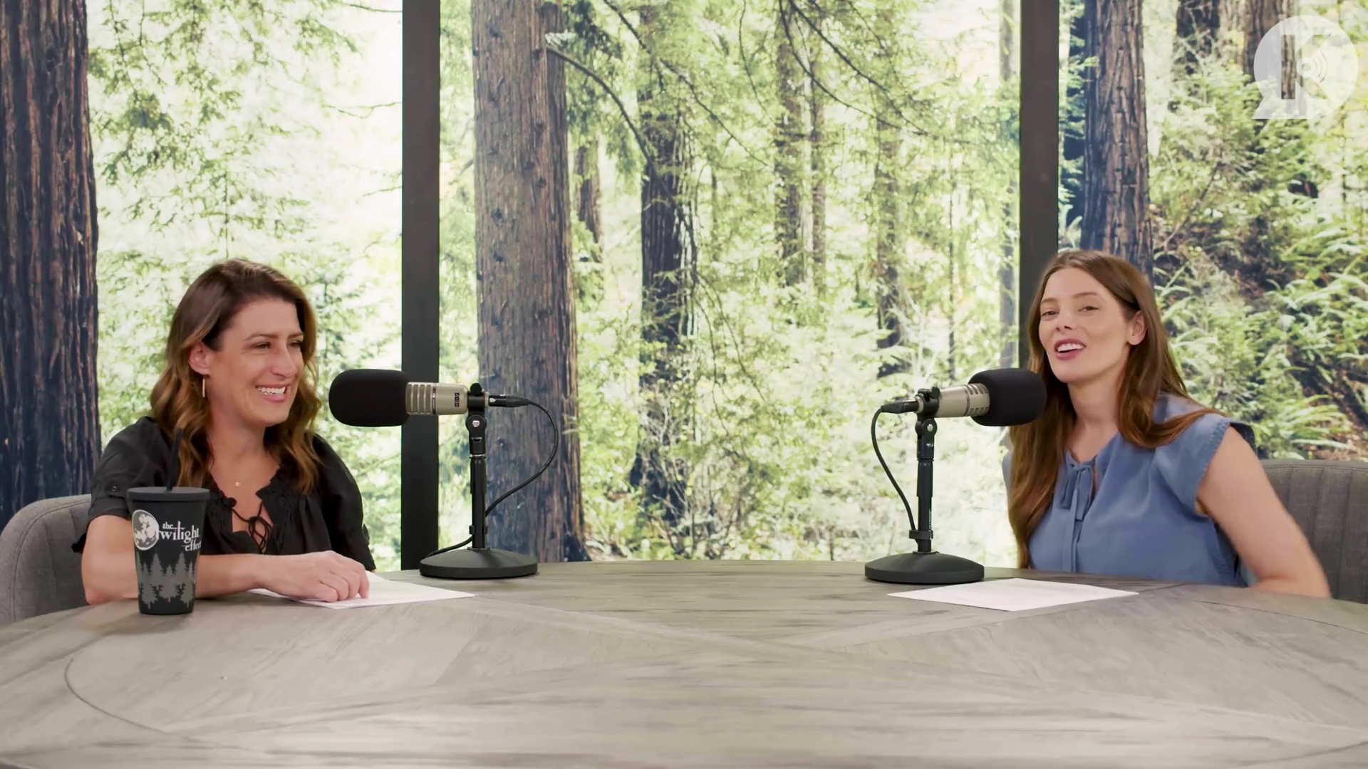 Ashley-Greene-dot-nl_TheTwilightEffect-BreakingDawnPart1RewatchPart2of3-1030.jpg Ashley-Greene-dot-nl_TheTwilightEffect-BreakingDawnPart1RewatchPart2of3-1030.jpg