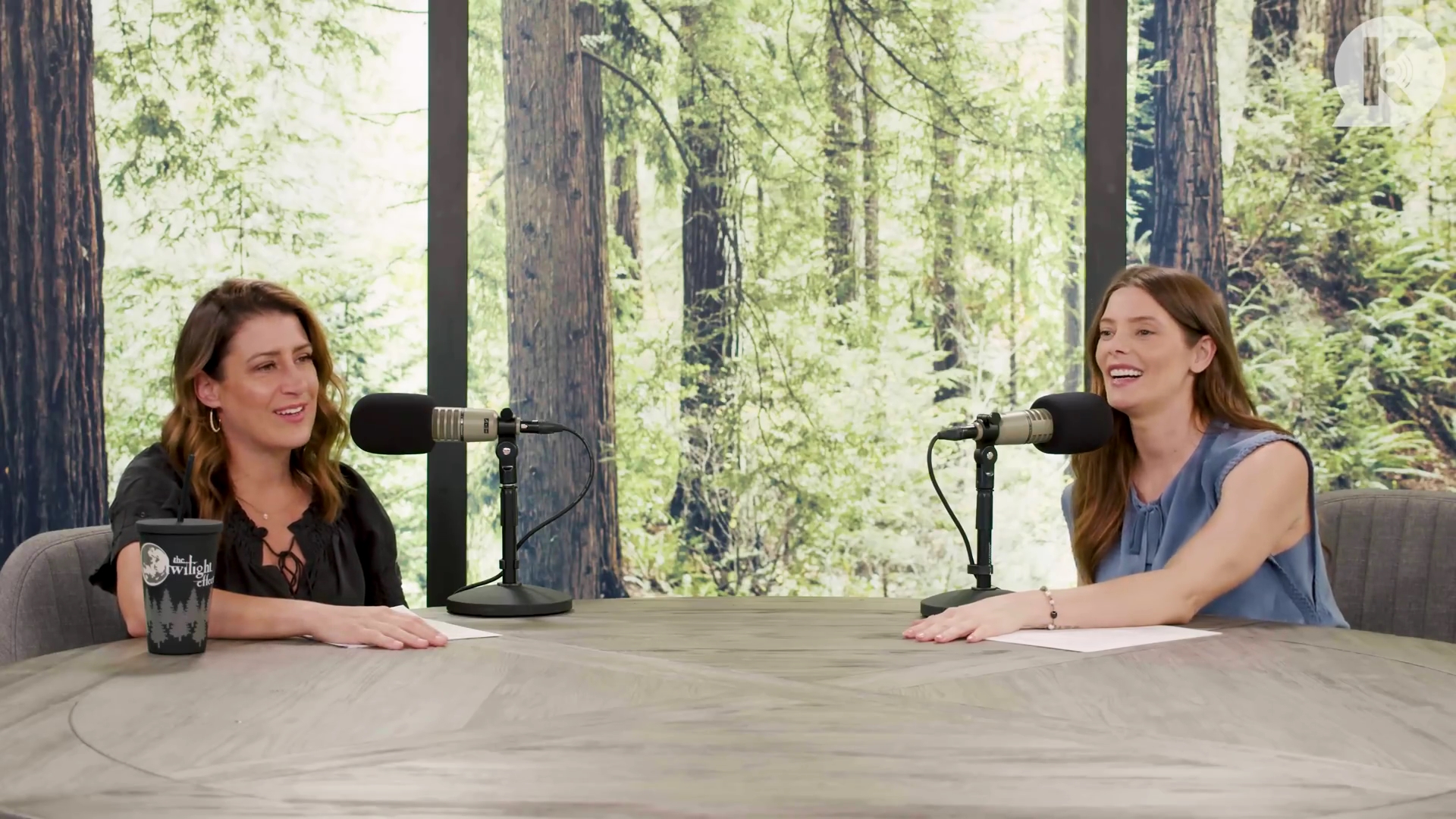 Ashley-Greene-dot-nl_TheTwilightEffect-BreakingDawnPart1RewatchPart2of3-1060.jpg Ashley-Greene-dot-nl_TheTwilightEffect-BreakingDawnPart1RewatchPart2of3-1060.jpg