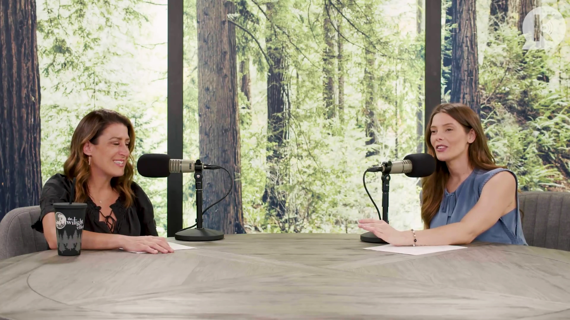 Ashley-Greene-dot-nl_TheTwilightEffect-BreakingDawnPart1RewatchPart2of3-1071.jpg Ashley-Greene-dot-nl_TheTwilightEffect-BreakingDawnPart1RewatchPart2of3-1071.jpg