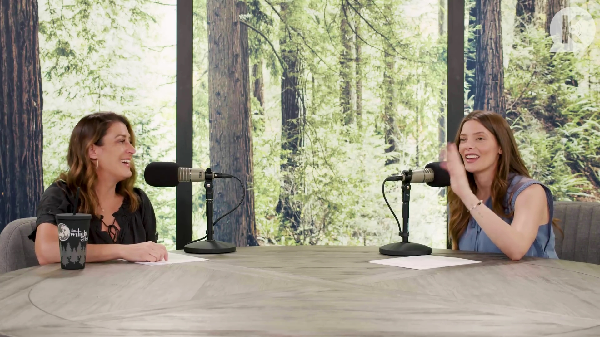 Ashley-Greene-dot-nl_TheTwilightEffect-BreakingDawnPart1RewatchPart2of3-1219.jpg Ashley-Greene-dot-nl_TheTwilightEffect-BreakingDawnPart1RewatchPart2of3-1219.jpg