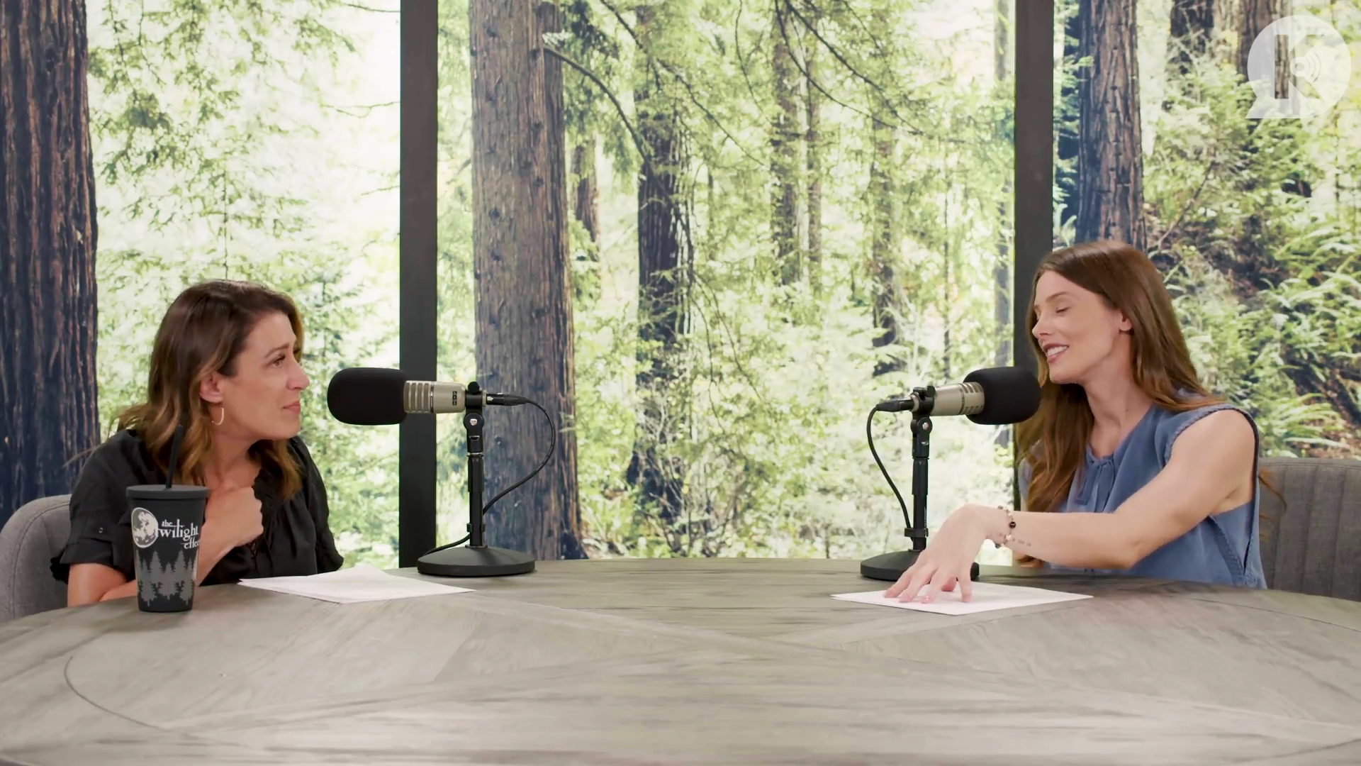 Ashley-Greene-dot-nl_TheTwilightEffect-BreakingDawnPart1RewatchPart2of3-1249.jpg Ashley-Greene-dot-nl_TheTwilightEffect-BreakingDawnPart1RewatchPart2of3-1249.jpg