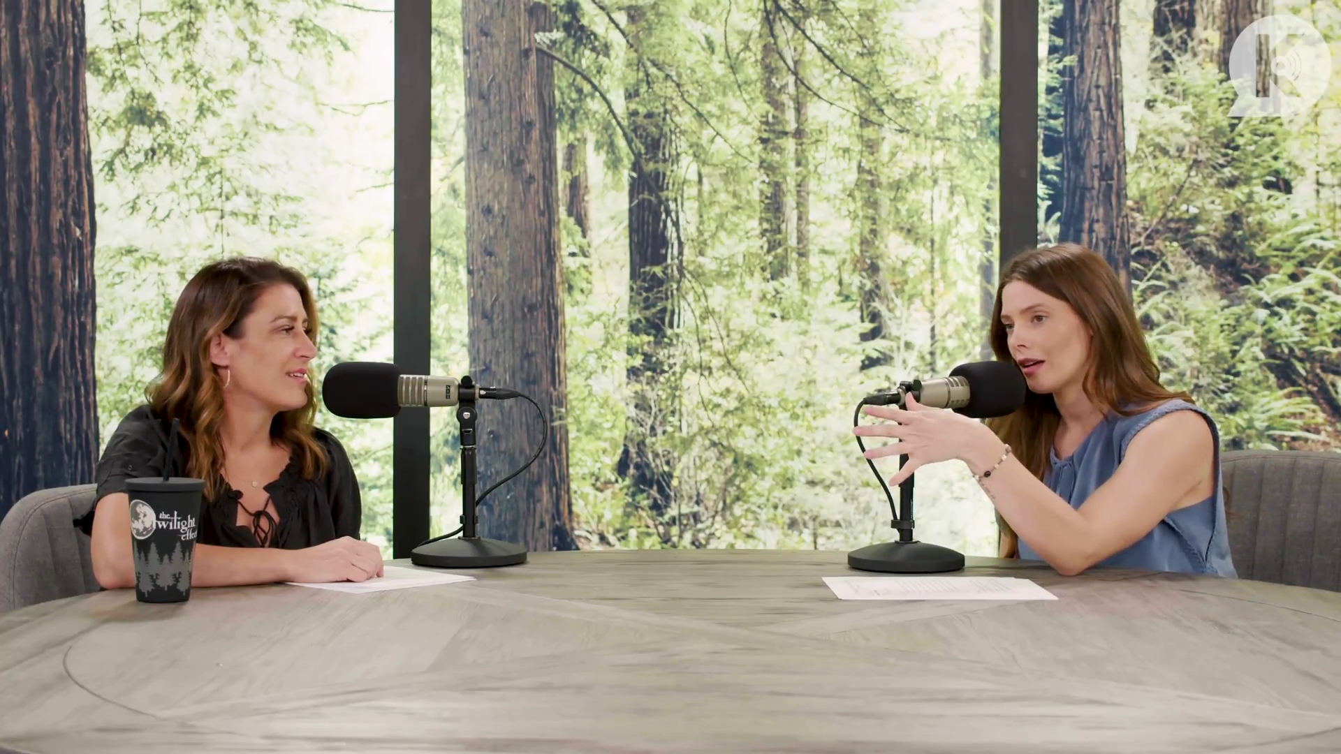 Ashley-Greene-dot-nl_TheTwilightEffect-BreakingDawnPart1RewatchPart2of3-1305.jpg Ashley-Greene-dot-nl_TheTwilightEffect-BreakingDawnPart1RewatchPart2of3-1305.jpg