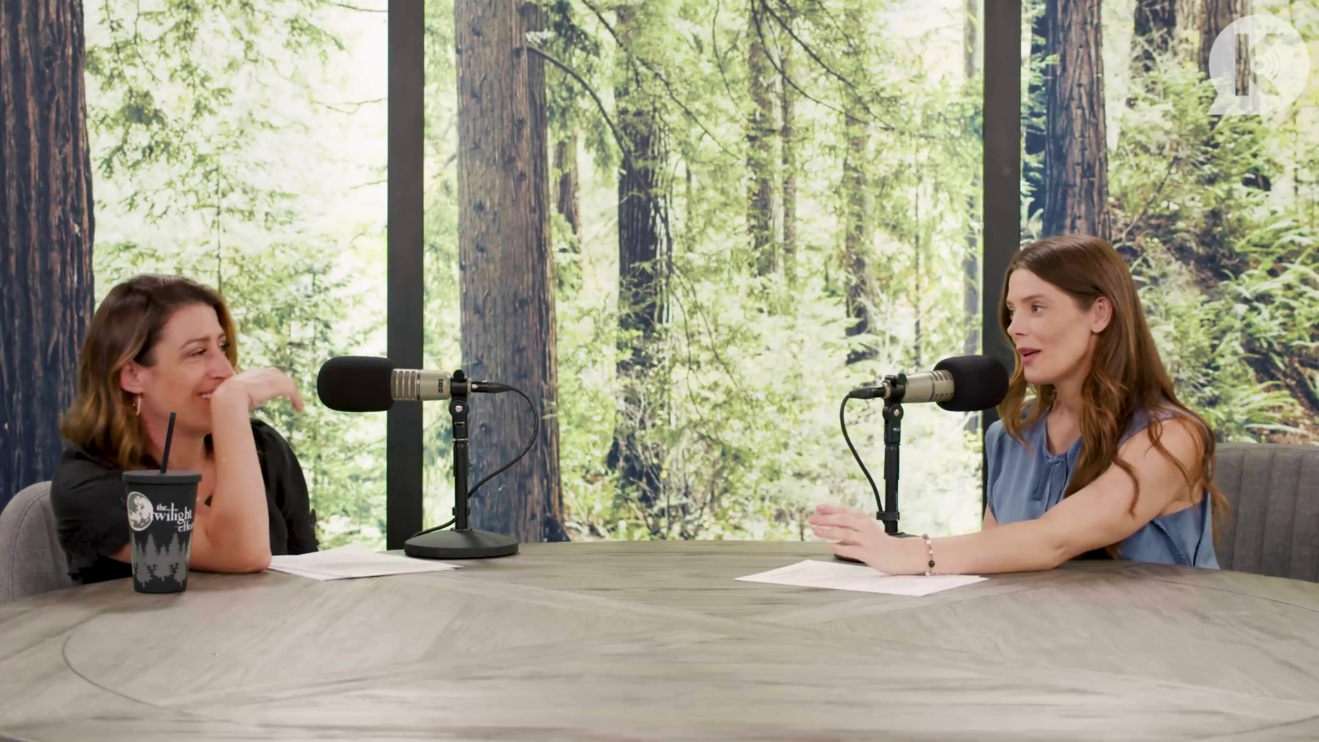 Ashley-Greene-dot-nl_TheTwilightEffect-BreakingDawnPart1RewatchPart2of3-1399.jpg Ashley-Greene-dot-nl_TheTwilightEffect-BreakingDawnPart1RewatchPart2of3-1399.jpg