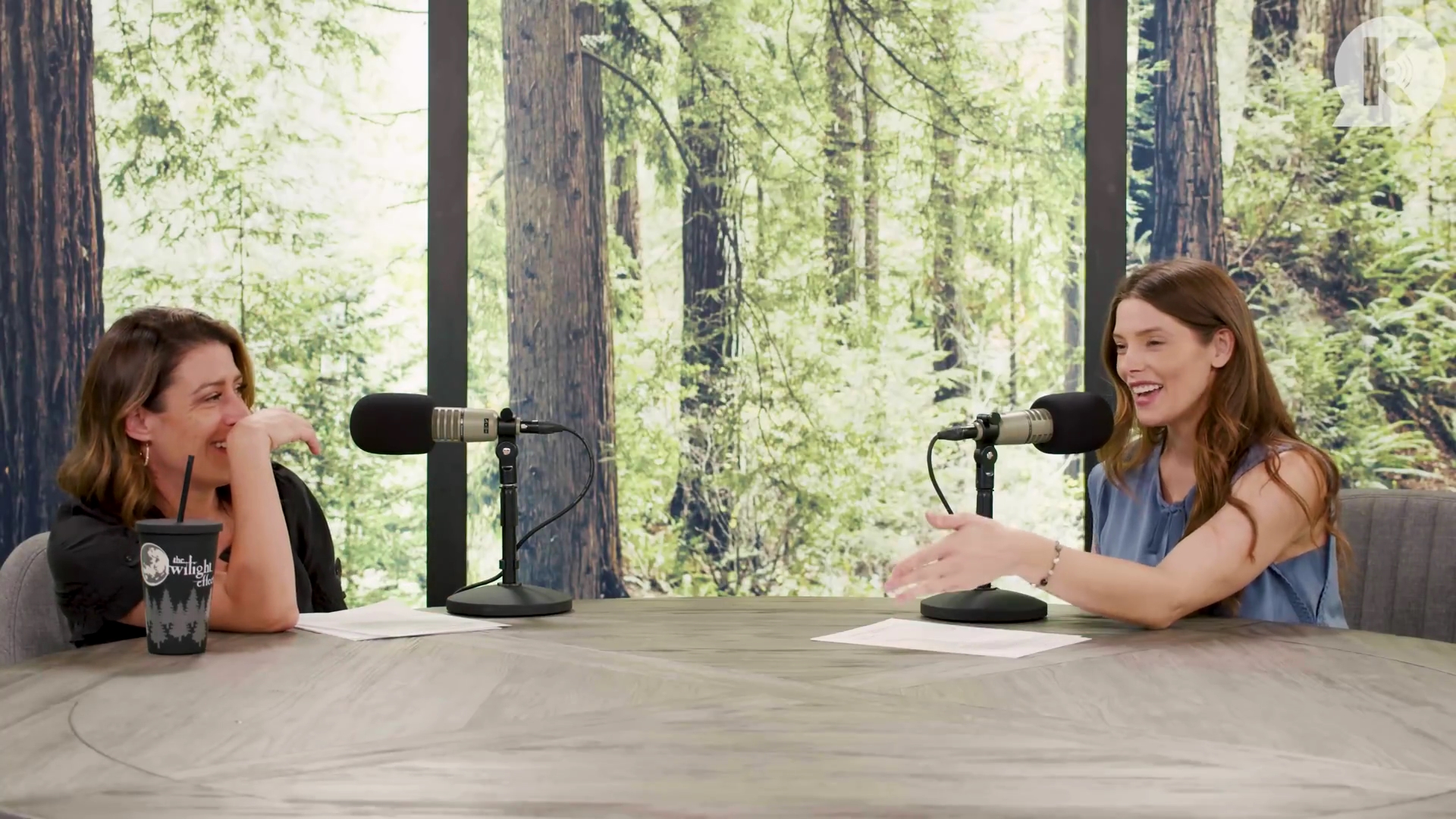 Ashley-Greene-dot-nl_TheTwilightEffect-BreakingDawnPart1RewatchPart2of3-1400.jpg Ashley-Greene-dot-nl_TheTwilightEffect-BreakingDawnPart1RewatchPart2of3-1400.jpg