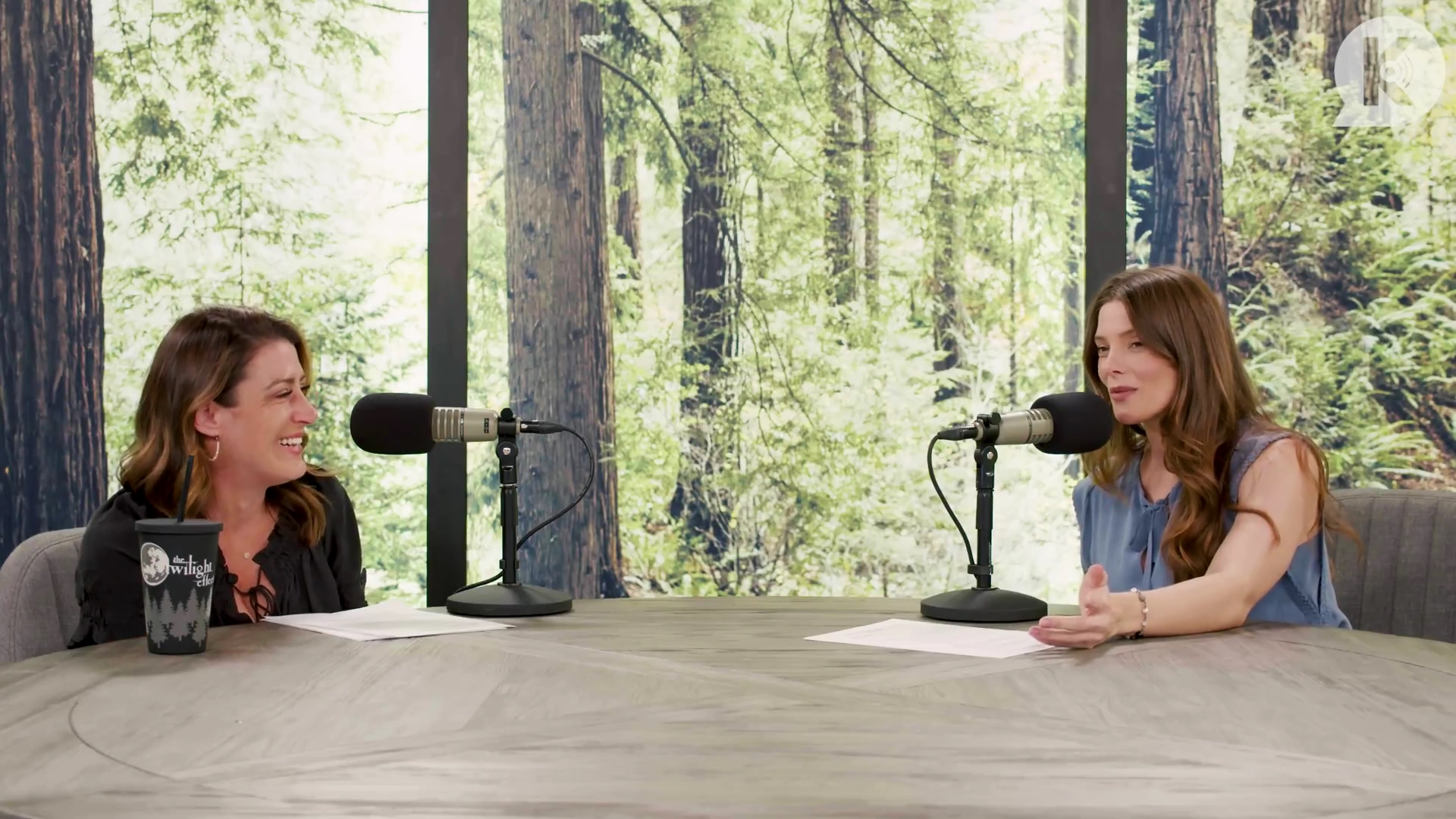 Ashley-Greene-dot-nl_TheTwilightEffect-BreakingDawnPart1RewatchPart2of3-1416.jpg Ashley-Greene-dot-nl_TheTwilightEffect-BreakingDawnPart1RewatchPart2of3-1416.jpg