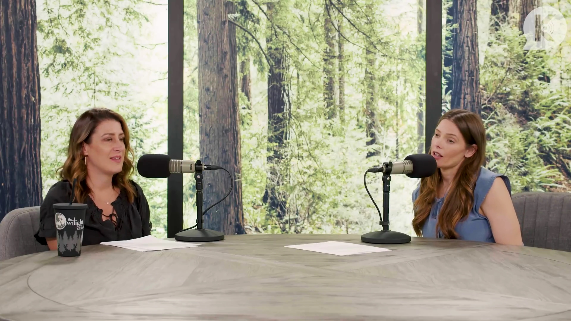 Ashley-Greene-dot-nl_TheTwilightEffect-BreakingDawnPart1RewatchPart2of3-1759.jpg Ashley-Greene-dot-nl_TheTwilightEffect-BreakingDawnPart1RewatchPart2of3-1759.jpg