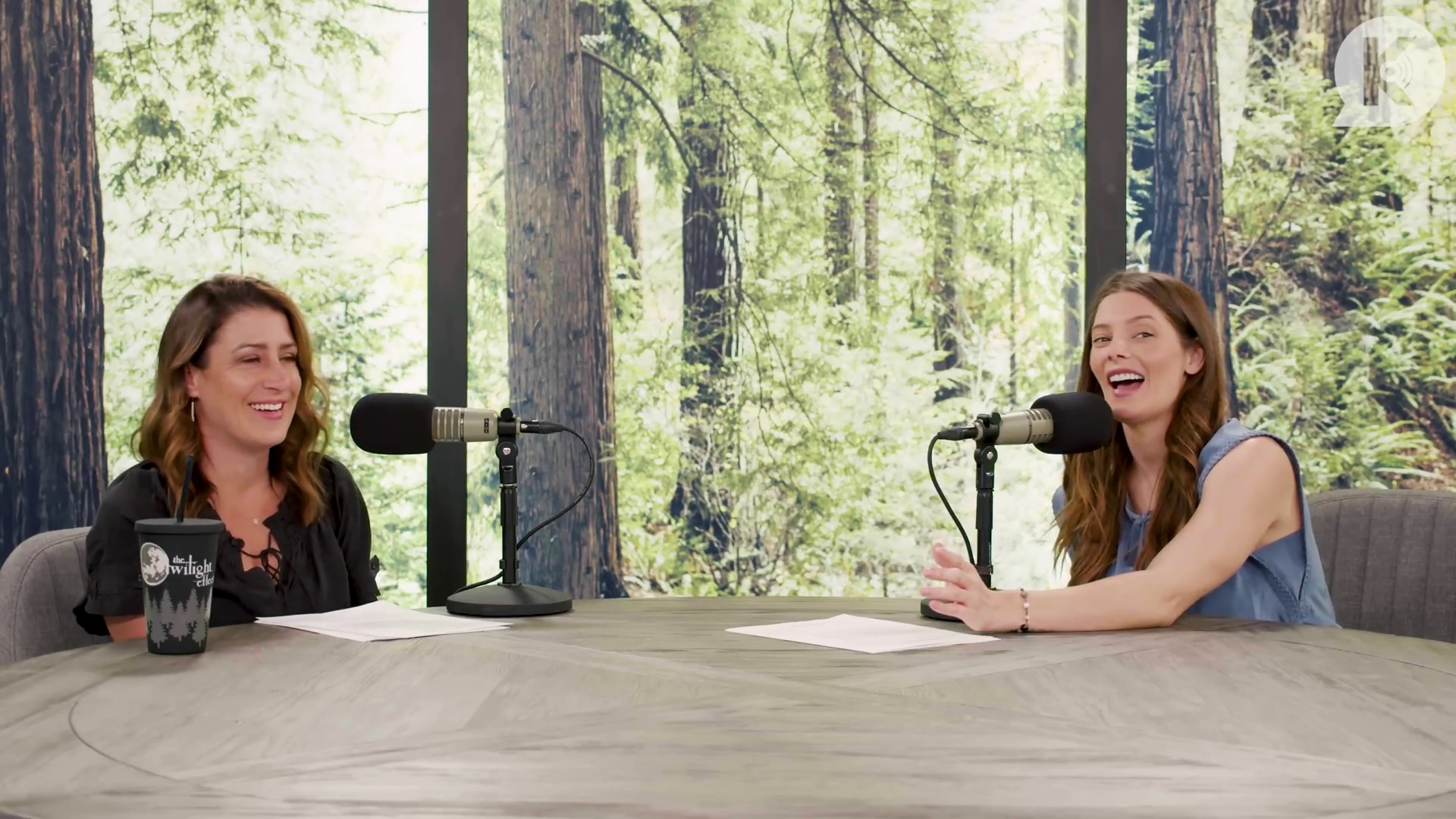 Ashley-Greene-dot-nl_TheTwilightEffect-BreakingDawnPart1RewatchPart2of3-1771.jpg Ashley-Greene-dot-nl_TheTwilightEffect-BreakingDawnPart1RewatchPart2of3-1771.jpg