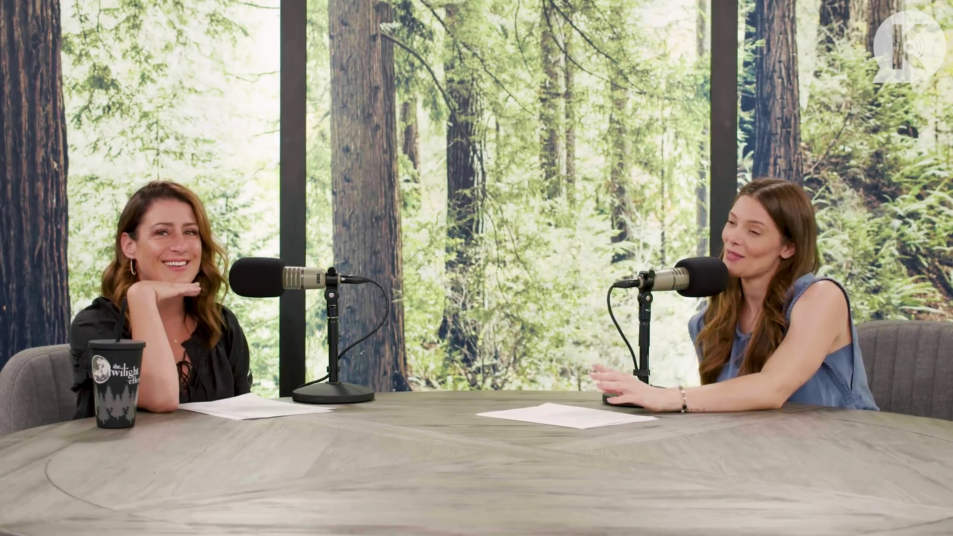 Ashley-Greene-dot-nl_TheTwilightEffect-BreakingDawnPart1RewatchPart2of3-1777.jpg Ashley-Greene-dot-nl_TheTwilightEffect-BreakingDawnPart1RewatchPart2of3-1777.jpg