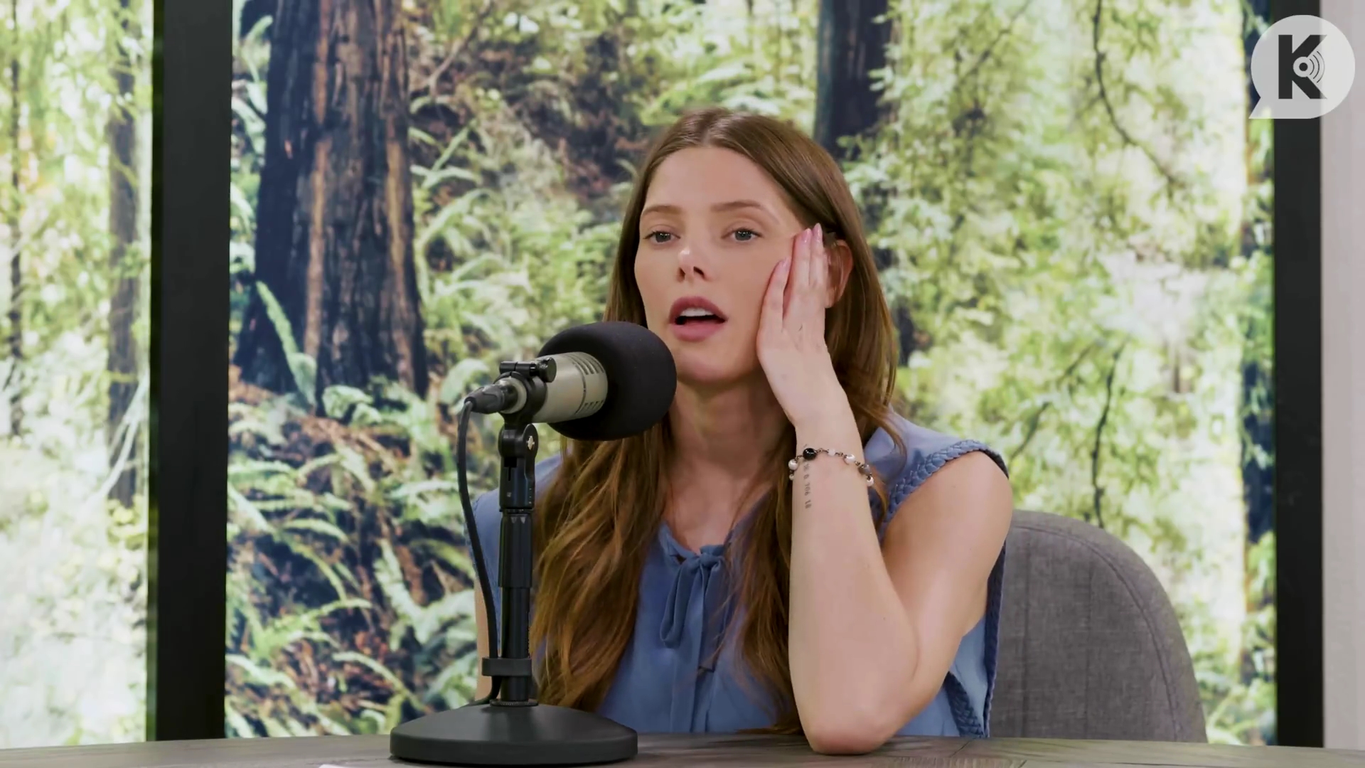 Ashley-Greene-dot-nl_TheTwilightEffect-BreakingDawnPart1RewatchPart2of3-1879.jpg Ashley-Greene-dot-nl_TheTwilightEffect-BreakingDawnPart1RewatchPart2of3-1879.jpg