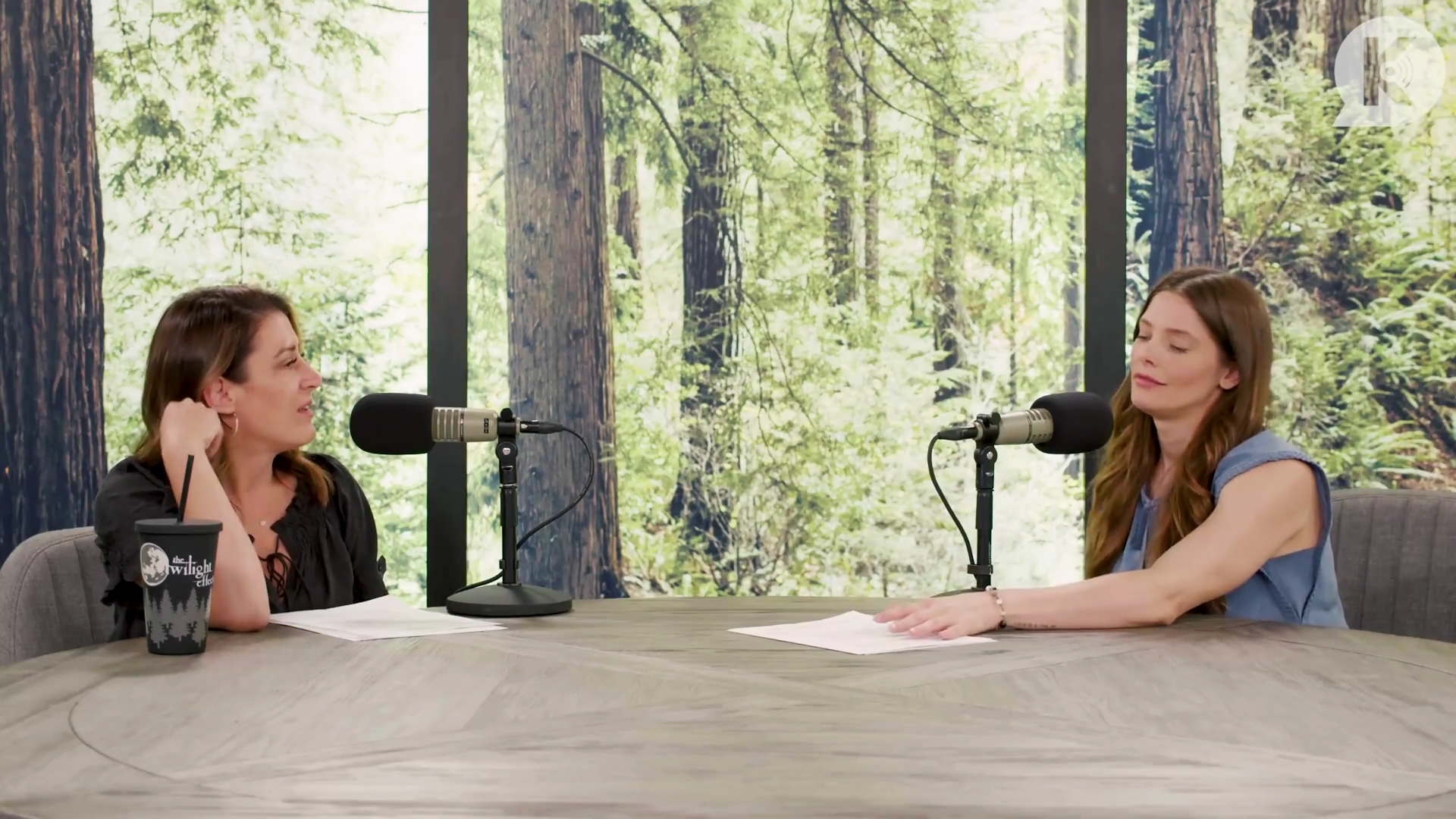 Ashley-Greene-dot-nl_TheTwilightEffect-BreakingDawnPart1RewatchPart2of3-1935.jpg Ashley-Greene-dot-nl_TheTwilightEffect-BreakingDawnPart1RewatchPart2of3-1935.jpg