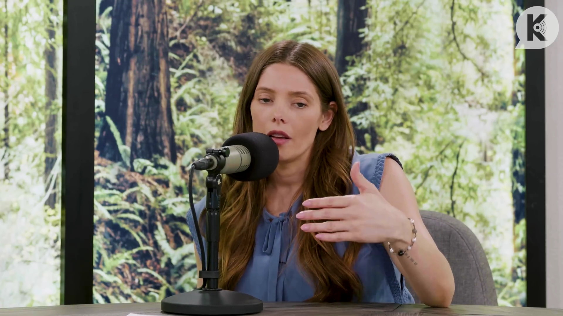 Ashley-Greene-dot-nl_TheTwilightEffect-BreakingDawnPart1RewatchPart2of3-1959.jpg Ashley-Greene-dot-nl_TheTwilightEffect-BreakingDawnPart1RewatchPart2of3-1959.jpg