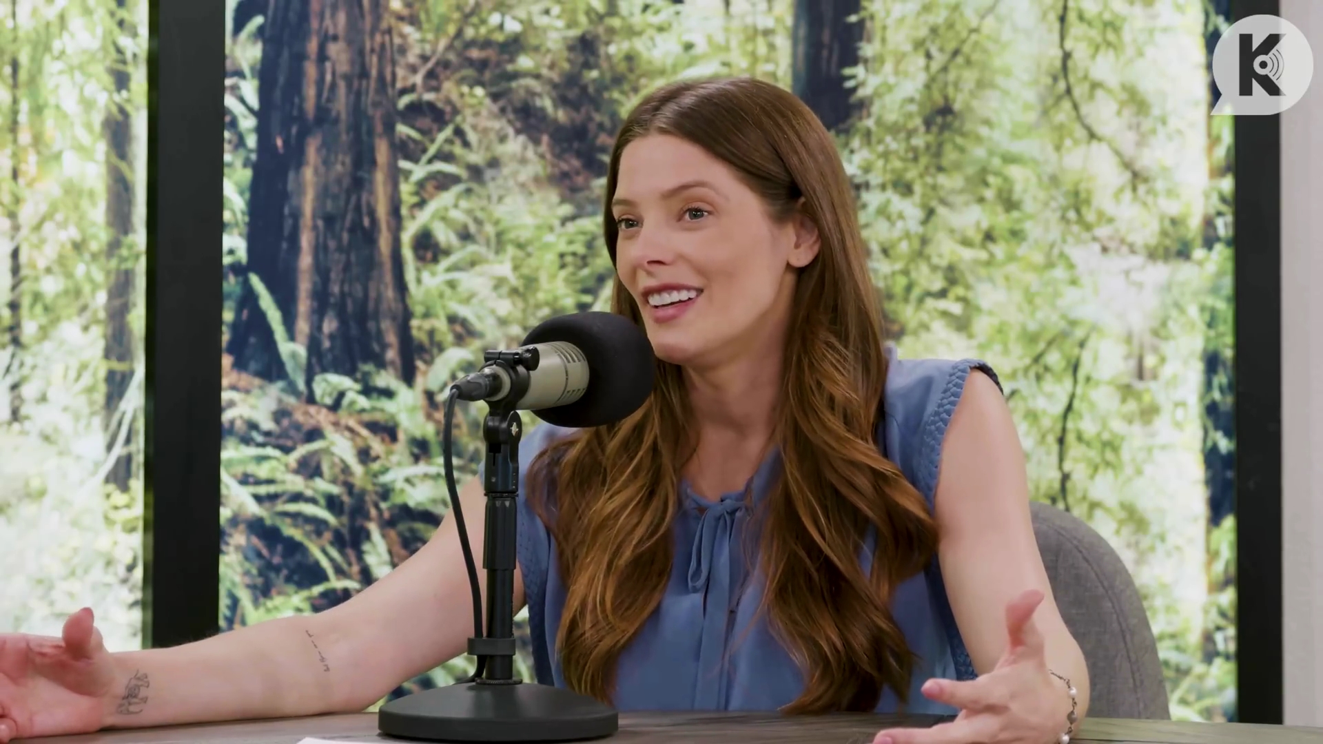 Ashley-Greene-dot-nl_TheTwilightEffect-BreakingDawnPart1RewatchPart2of3-1967.jpg Ashley-Greene-dot-nl_TheTwilightEffect-BreakingDawnPart1RewatchPart2of3-1967.jpg