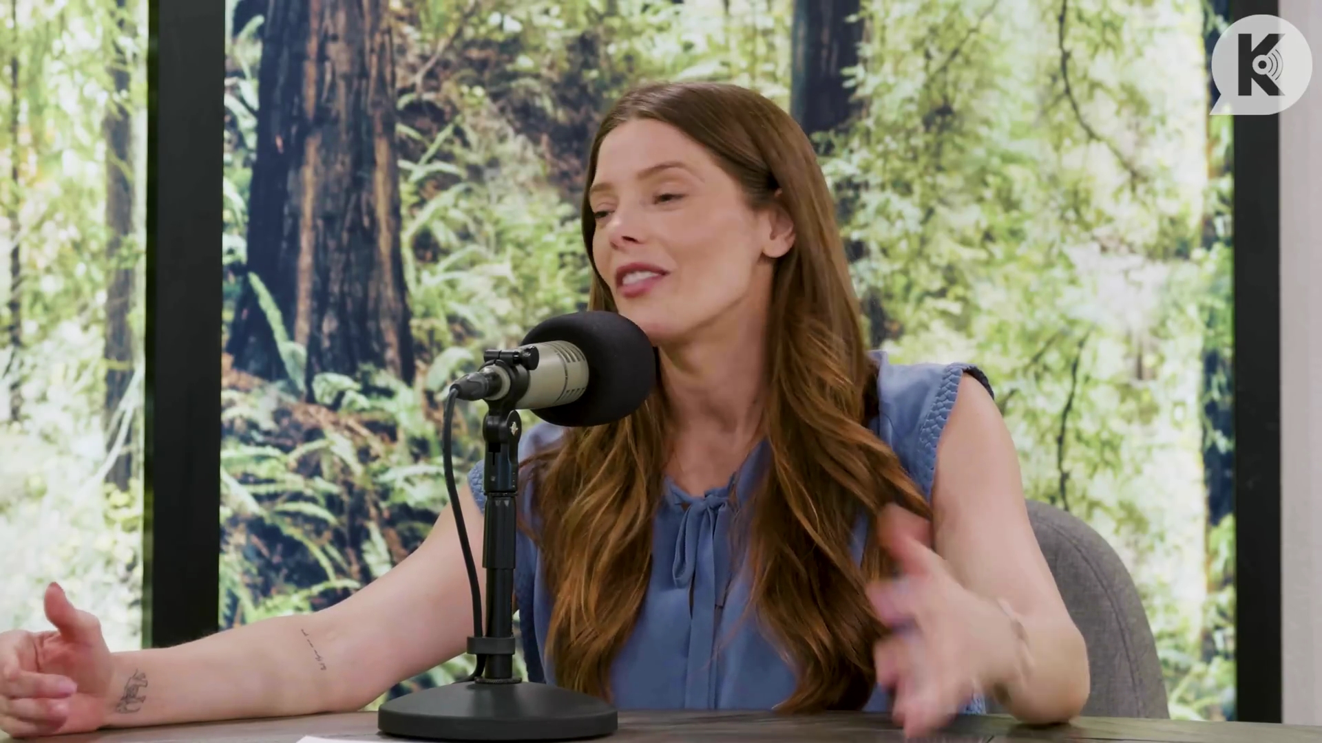 Ashley-Greene-dot-nl_TheTwilightEffect-BreakingDawnPart1RewatchPart2of3-1968.jpg Ashley-Greene-dot-nl_TheTwilightEffect-BreakingDawnPart1RewatchPart2of3-1968.jpg