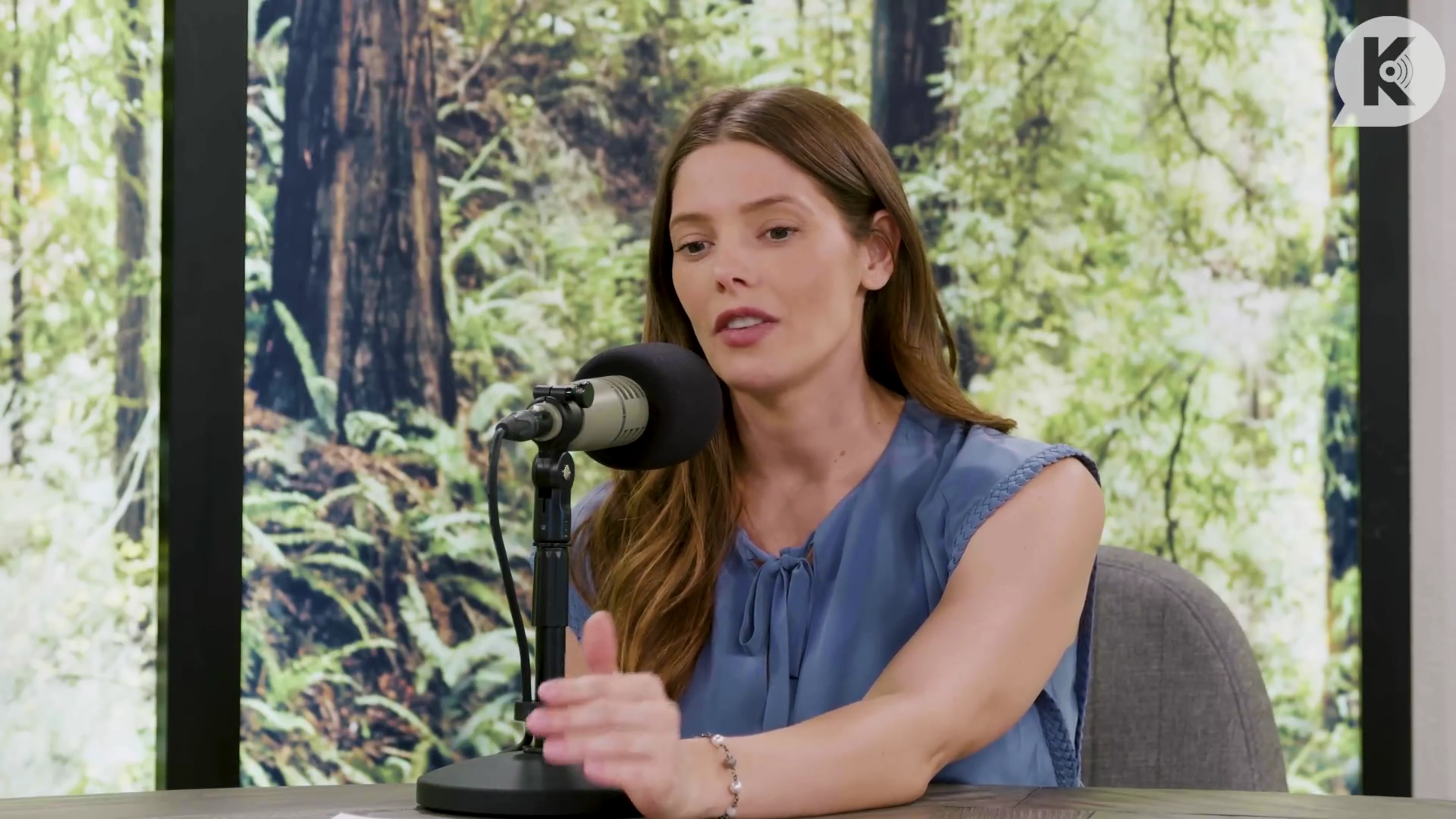 Ashley-Greene-dot-nl_TheTwilightEffect-BreakingDawnPart1RewatchPart2of3-1981.jpg Ashley-Greene-dot-nl_TheTwilightEffect-BreakingDawnPart1RewatchPart2of3-1981.jpg