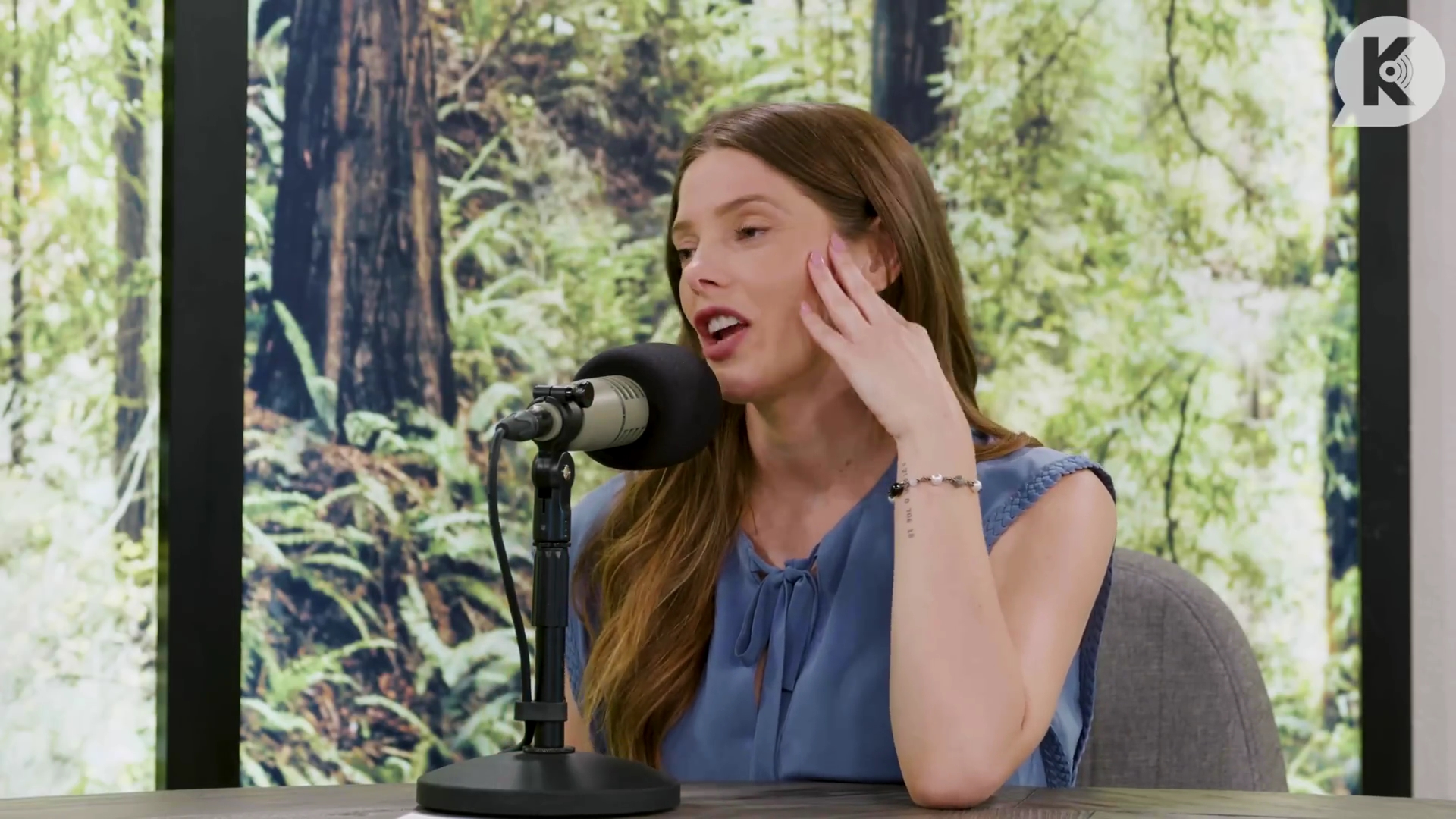 Ashley-Greene-dot-nl_TheTwilightEffect-BreakingDawnPart1RewatchPart2of3-2009.jpg Ashley-Greene-dot-nl_TheTwilightEffect-BreakingDawnPart1RewatchPart2of3-2009.jpg