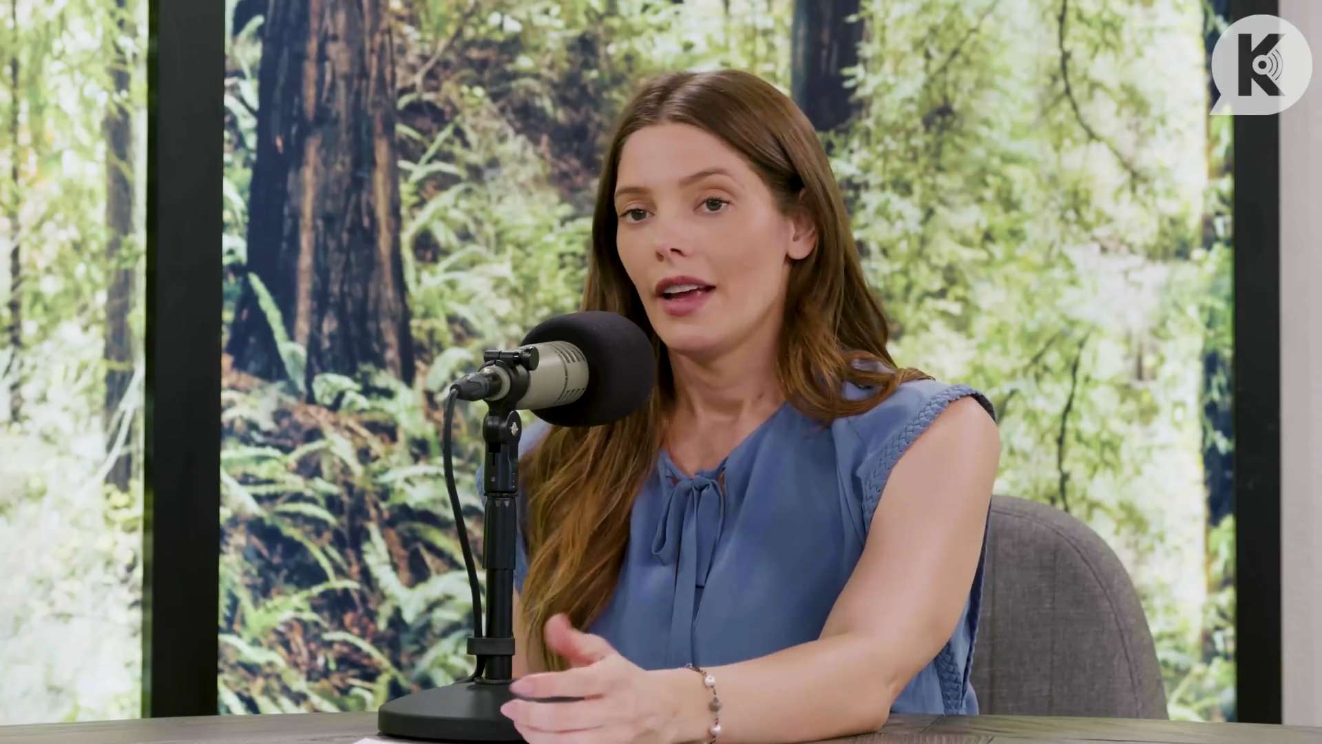 Ashley-Greene-dot-nl_TheTwilightEffect-BreakingDawnPart1RewatchPart2of3-2019.jpg Ashley-Greene-dot-nl_TheTwilightEffect-BreakingDawnPart1RewatchPart2of3-2019.jpg