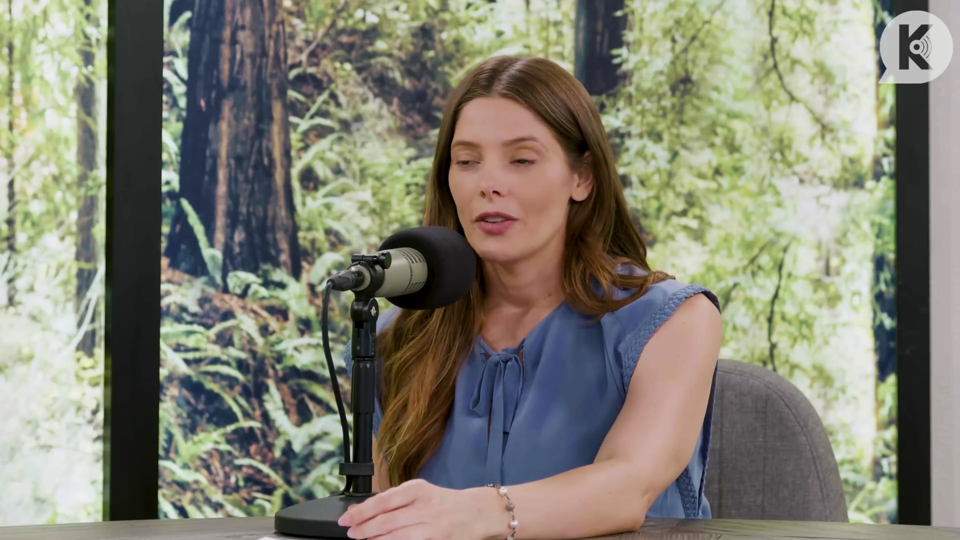 Ashley-Greene-dot-nl_TheTwilightEffect-BreakingDawnPart1RewatchPart2of3-2020.jpg Ashley-Greene-dot-nl_TheTwilightEffect-BreakingDawnPart1RewatchPart2of3-2020.jpg