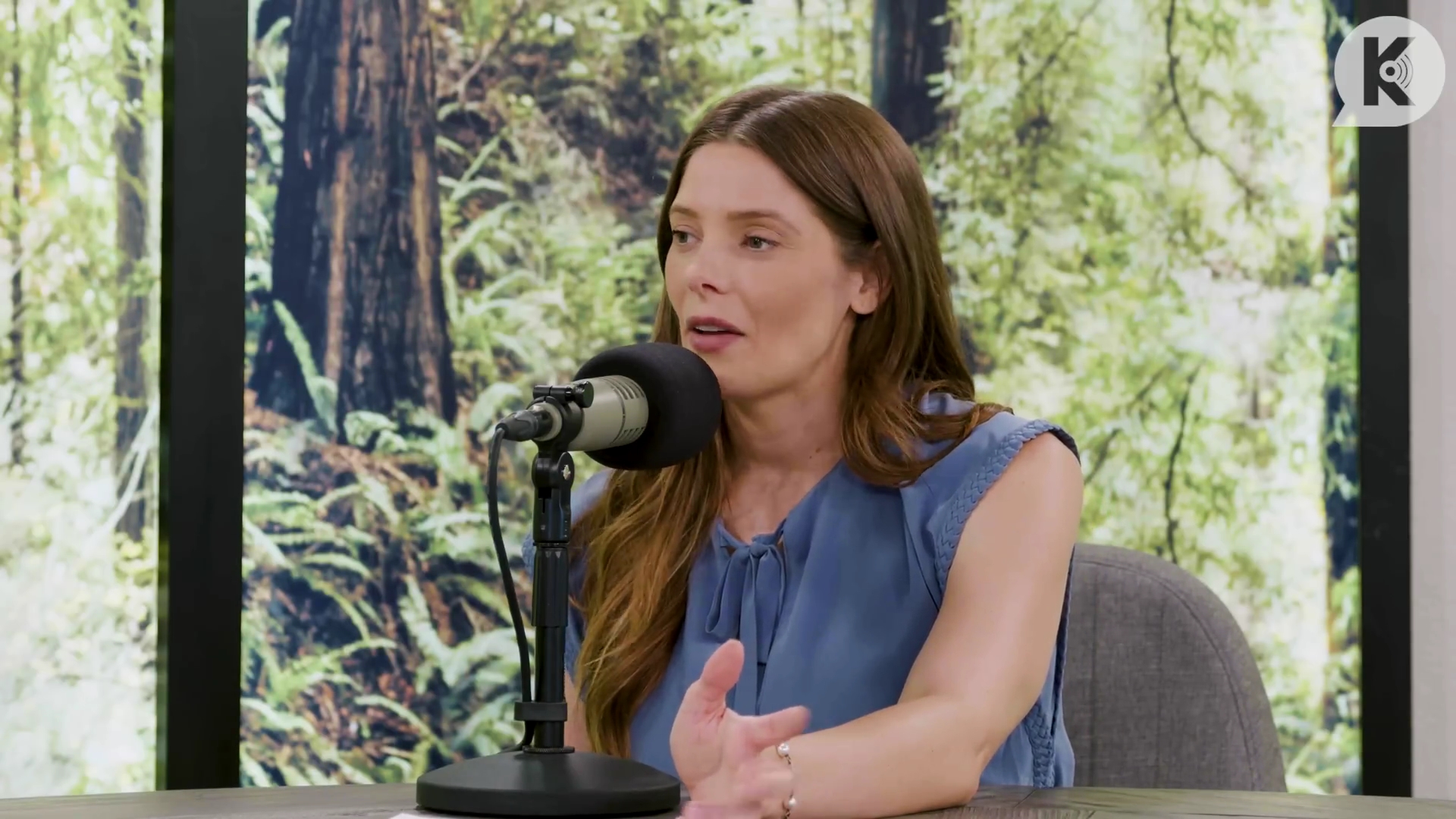 Ashley-Greene-dot-nl_TheTwilightEffect-BreakingDawnPart1RewatchPart2of3-2023.jpg Ashley-Greene-dot-nl_TheTwilightEffect-BreakingDawnPart1RewatchPart2of3-2023.jpg