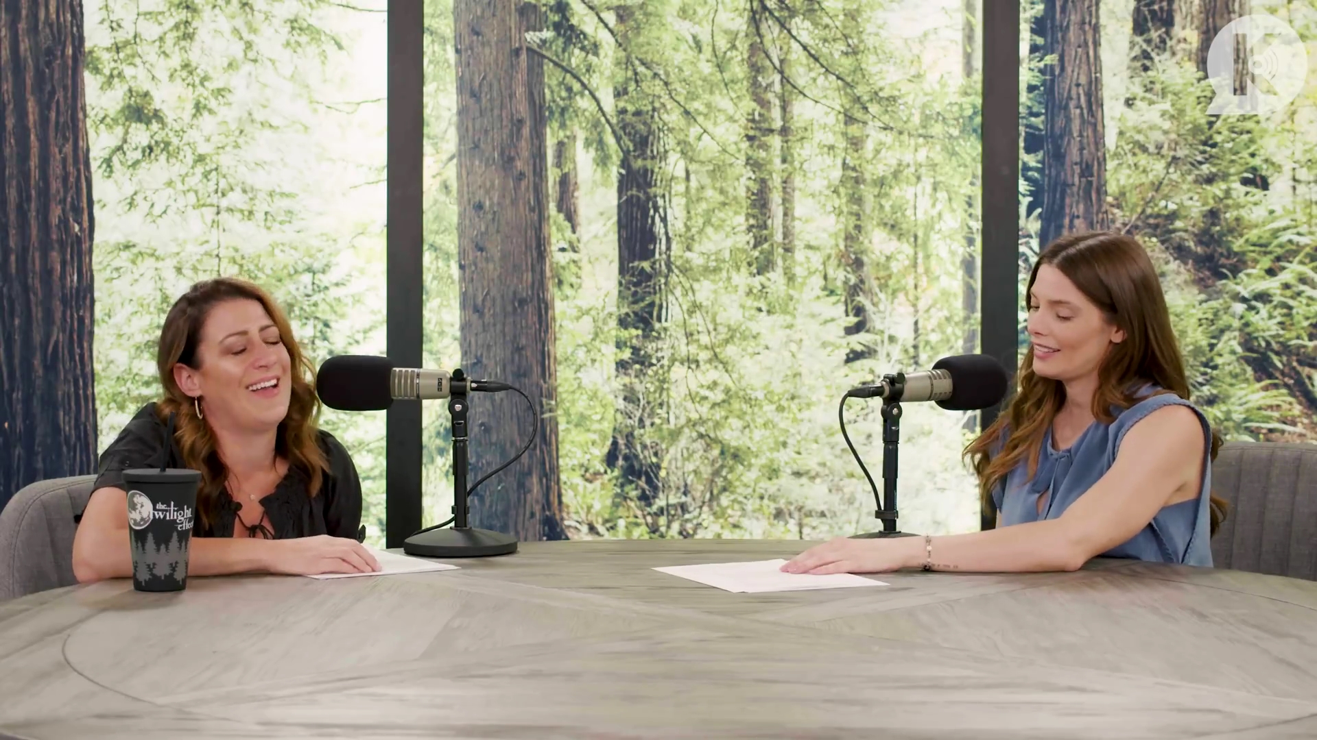 Ashley-Greene-dot-nl_TheTwilightEffect-BreakingDawnPart1RewatchPart2of3-2056.jpg Ashley-Greene-dot-nl_TheTwilightEffect-BreakingDawnPart1RewatchPart2of3-2056.jpg