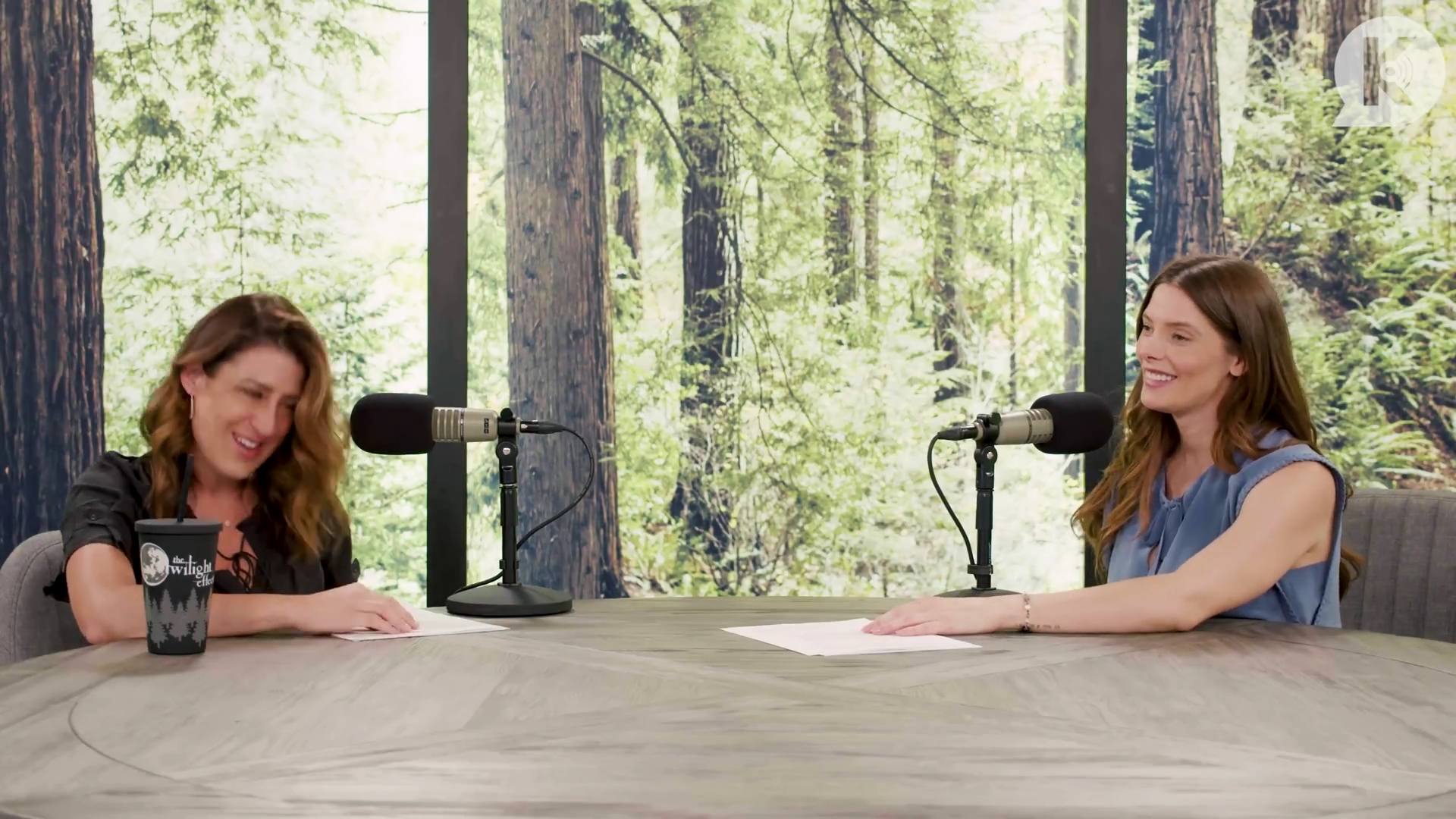 Ashley-Greene-dot-nl_TheTwilightEffect-BreakingDawnPart1RewatchPart2of3-2057.jpg Ashley-Greene-dot-nl_TheTwilightEffect-BreakingDawnPart1RewatchPart2of3-2057.jpg