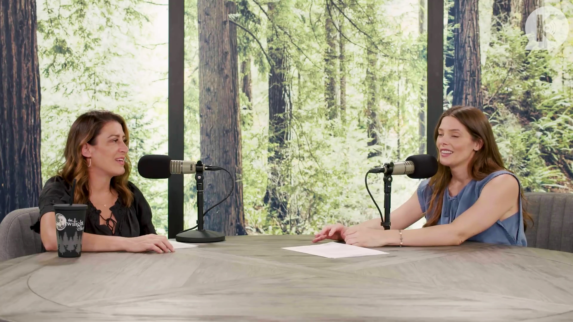 Ashley-Greene-dot-nl_TheTwilightEffect-BreakingDawnPart1RewatchPart2of3-2257.jpg Ashley-Greene-dot-nl_TheTwilightEffect-BreakingDawnPart1RewatchPart2of3-2257.jpg