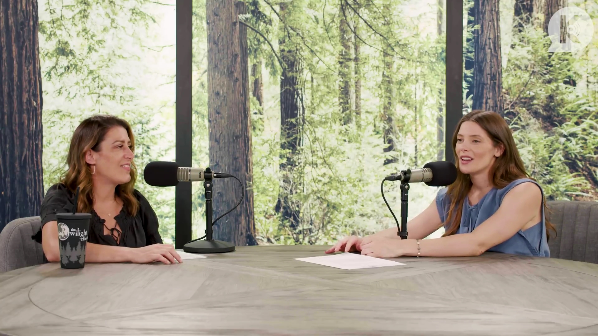 Ashley-Greene-dot-nl_TheTwilightEffect-BreakingDawnPart1RewatchPart2of3-2258.jpg Ashley-Greene-dot-nl_TheTwilightEffect-BreakingDawnPart1RewatchPart2of3-2258.jpg