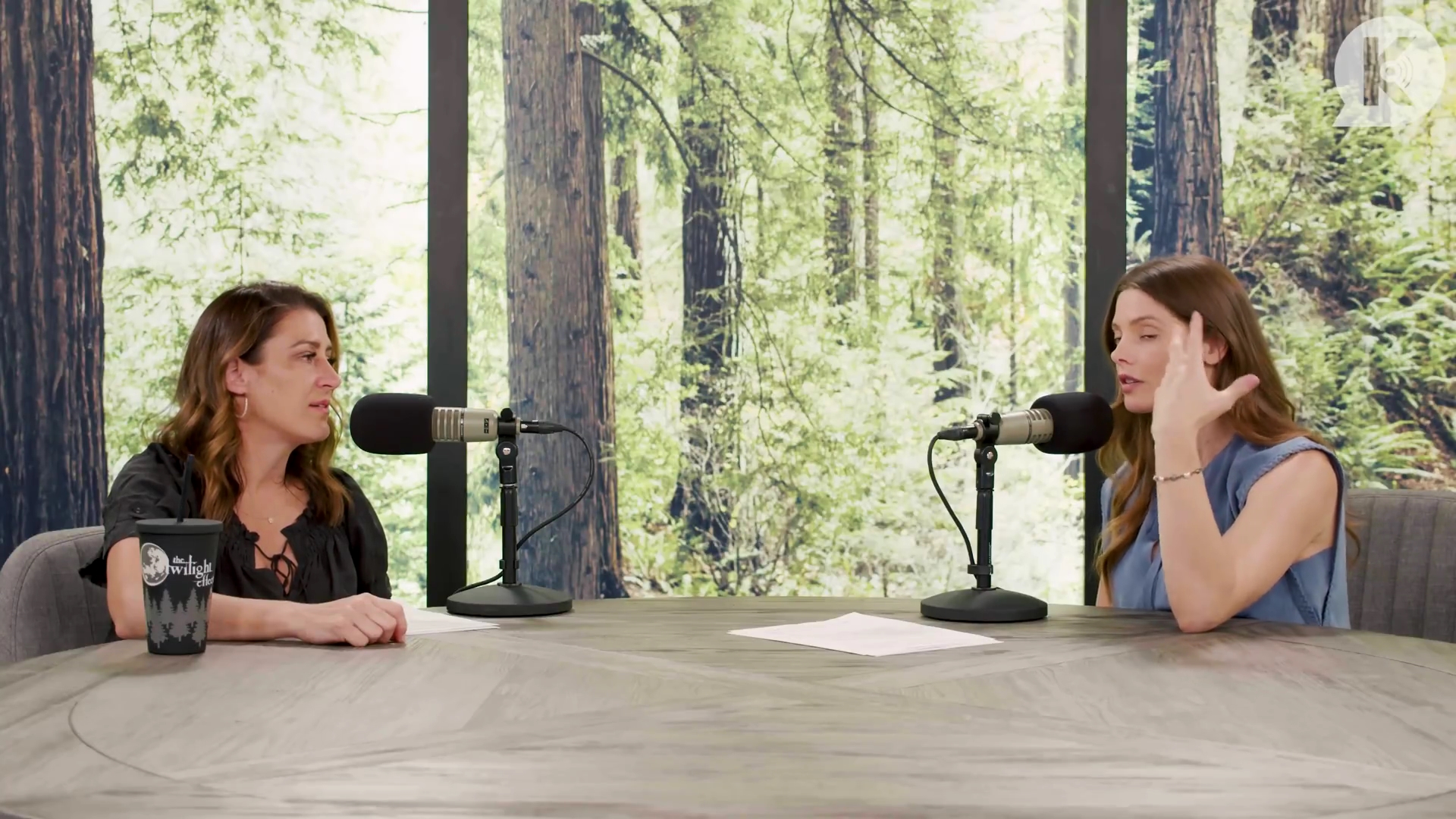 Ashley-Greene-dot-nl_TheTwilightEffect-BreakingDawnPart1RewatchPart2of3-2328.jpg Ashley-Greene-dot-nl_TheTwilightEffect-BreakingDawnPart1RewatchPart2of3-2328.jpg