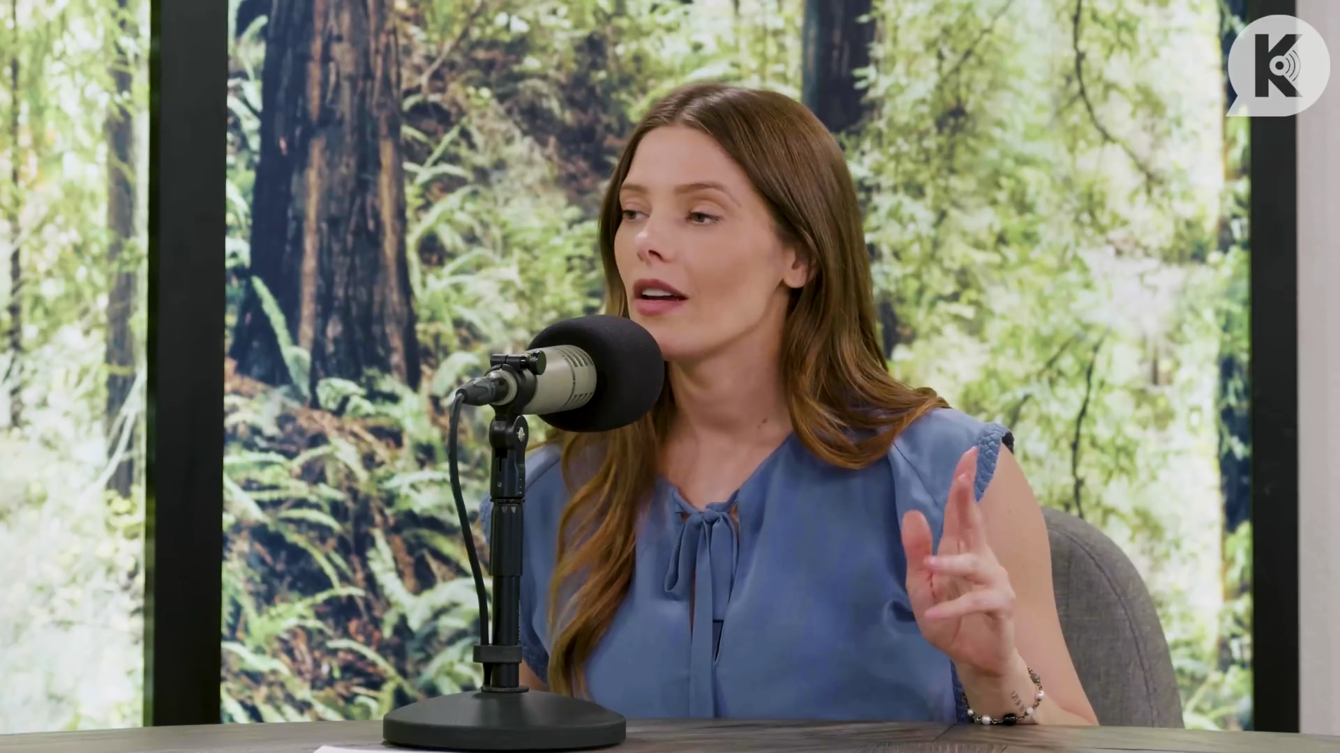 Ashley-Greene-dot-nl_TheTwilightEffect-BreakingDawnPart1RewatchPart2of3-2397.jpg