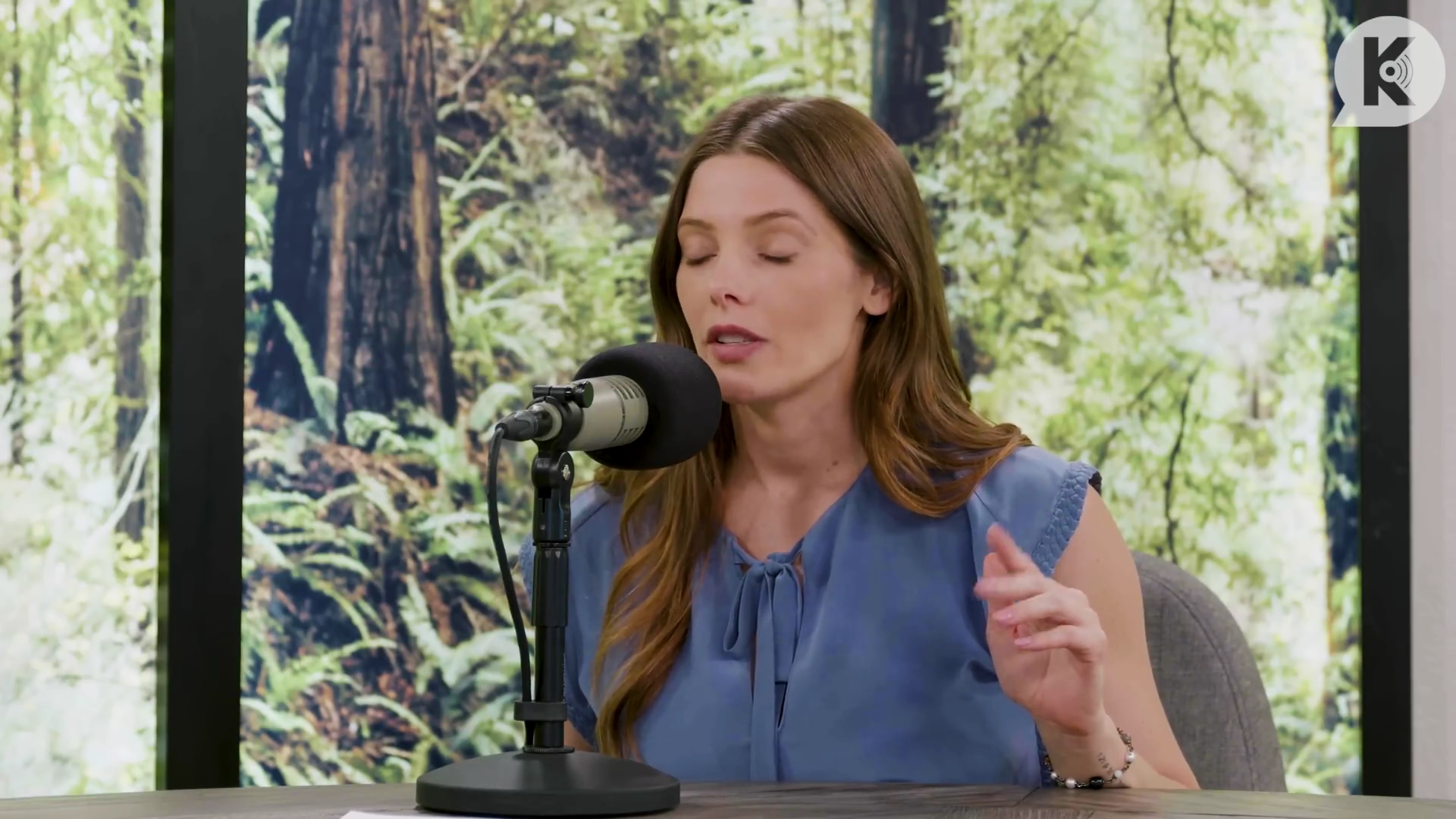 Ashley-Greene-dot-nl_TheTwilightEffect-BreakingDawnPart1RewatchPart2of3-2400.jpg