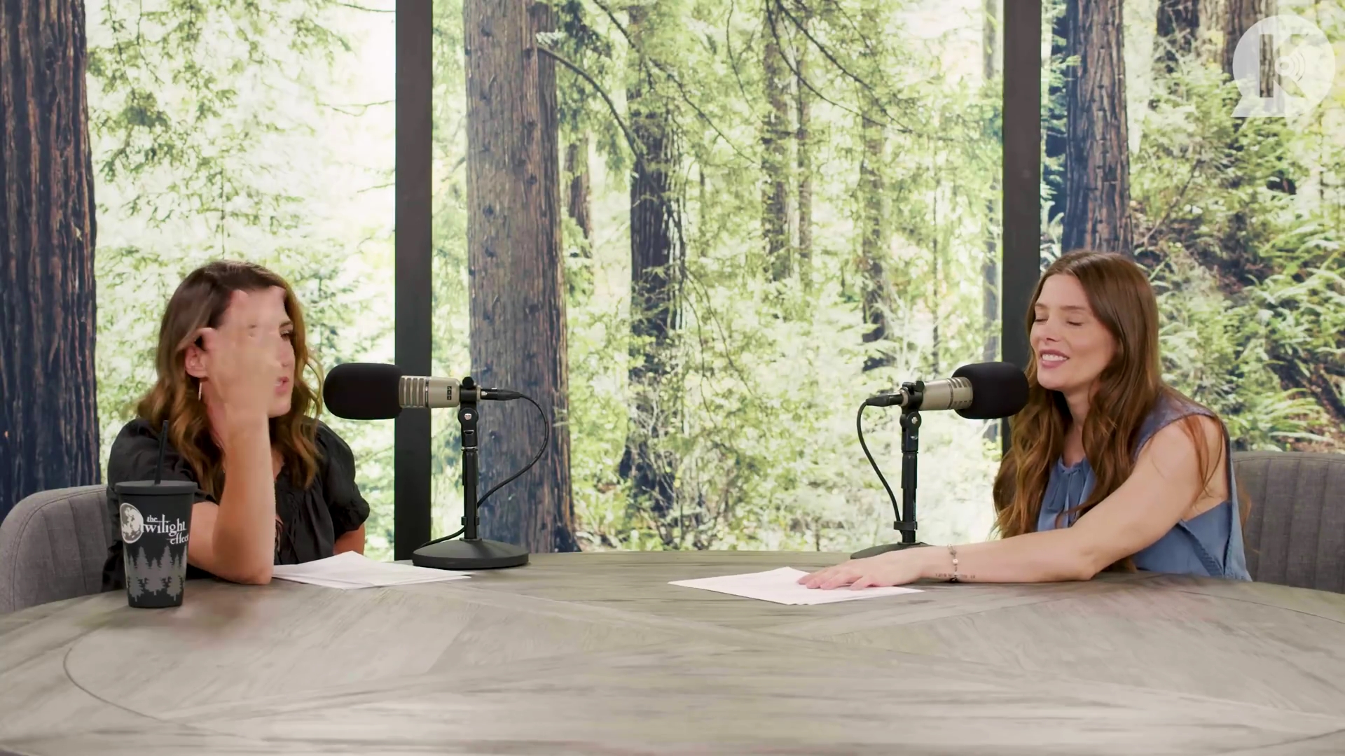 Ashley-Greene-dot-nl_TheTwilightEffect-BreakingDawnPart1RewatchPart2of3-2500.jpg Ashley-Greene-dot-nl_TheTwilightEffect-BreakingDawnPart1RewatchPart2of3-2500.jpg