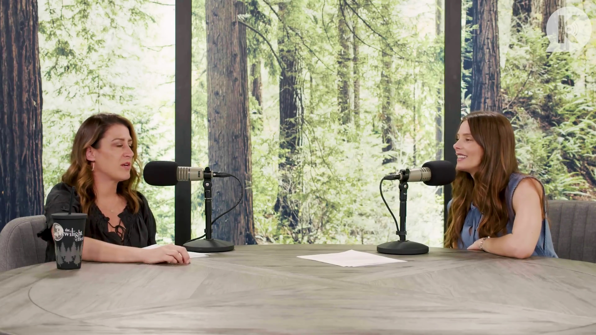 Ashley-Greene-dot-nl_TheTwilightEffect-BreakingDawnPart1RewatchPart2of3-2521.jpg Ashley-Greene-dot-nl_TheTwilightEffect-BreakingDawnPart1RewatchPart2of3-2521.jpg