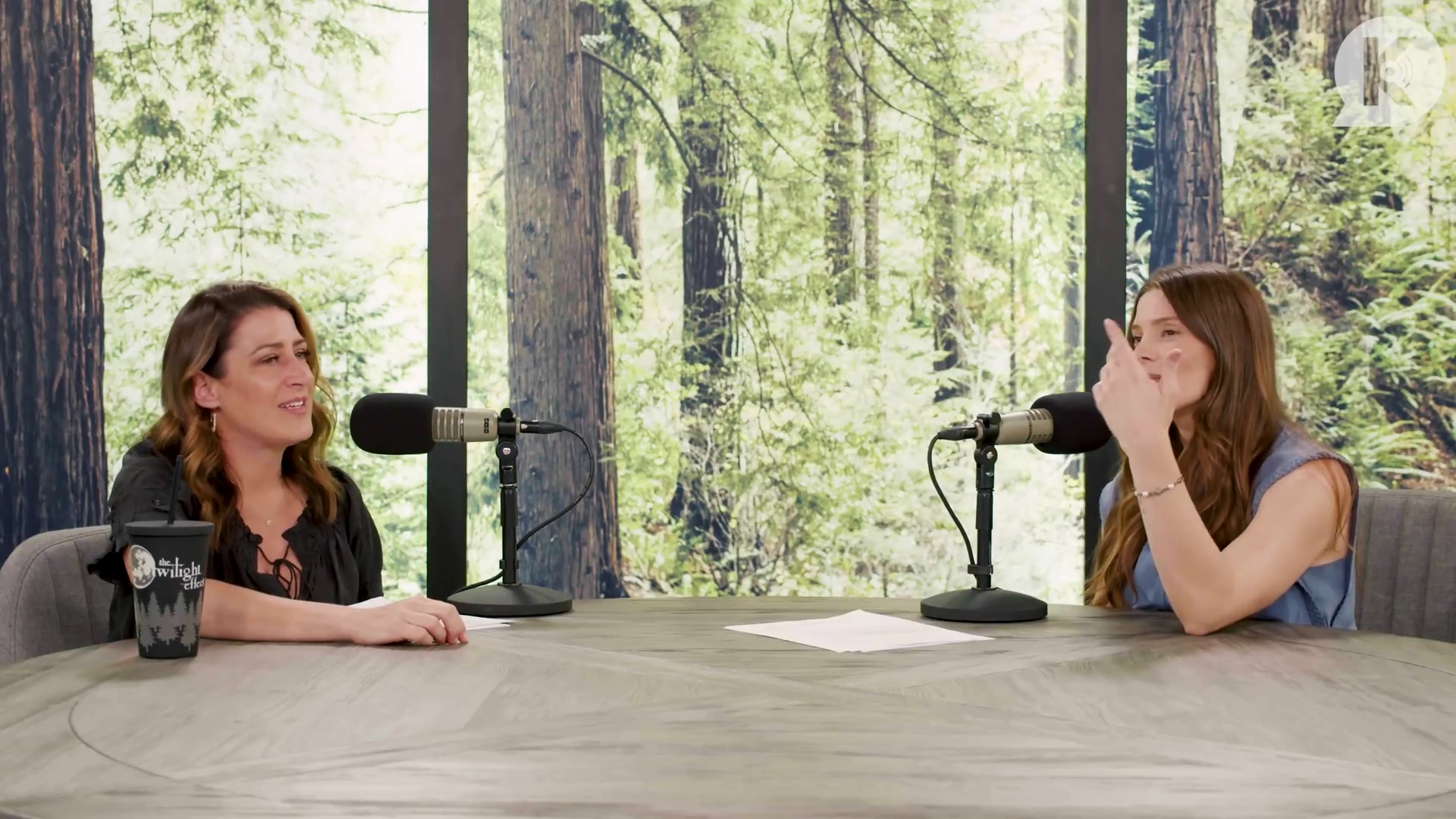 Ashley-Greene-dot-nl_TheTwilightEffect-BreakingDawnPart1RewatchPart2of3-2531.jpg Ashley-Greene-dot-nl_TheTwilightEffect-BreakingDawnPart1RewatchPart2of3-2531.jpg